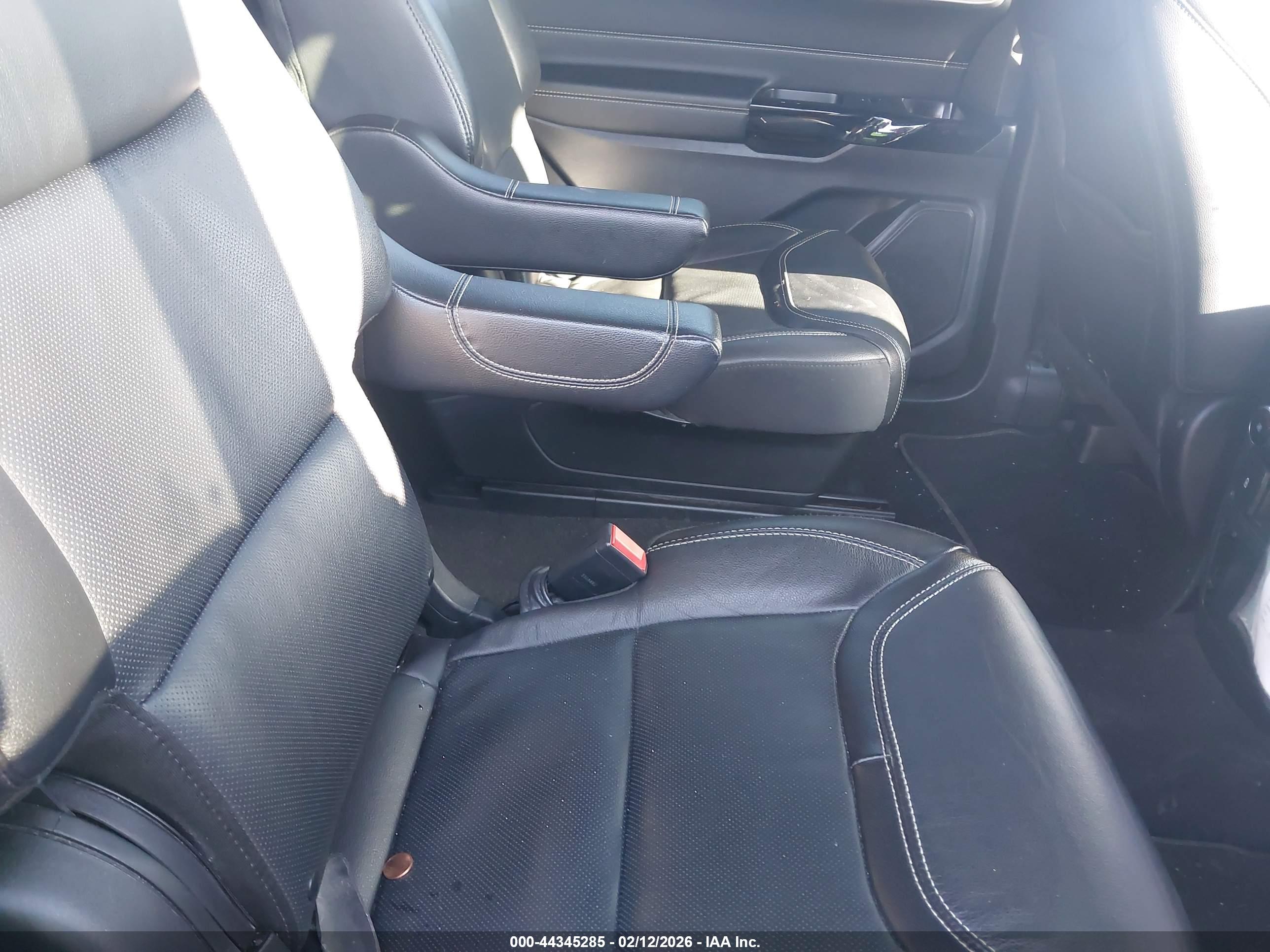 FORD EXPLORER image 8