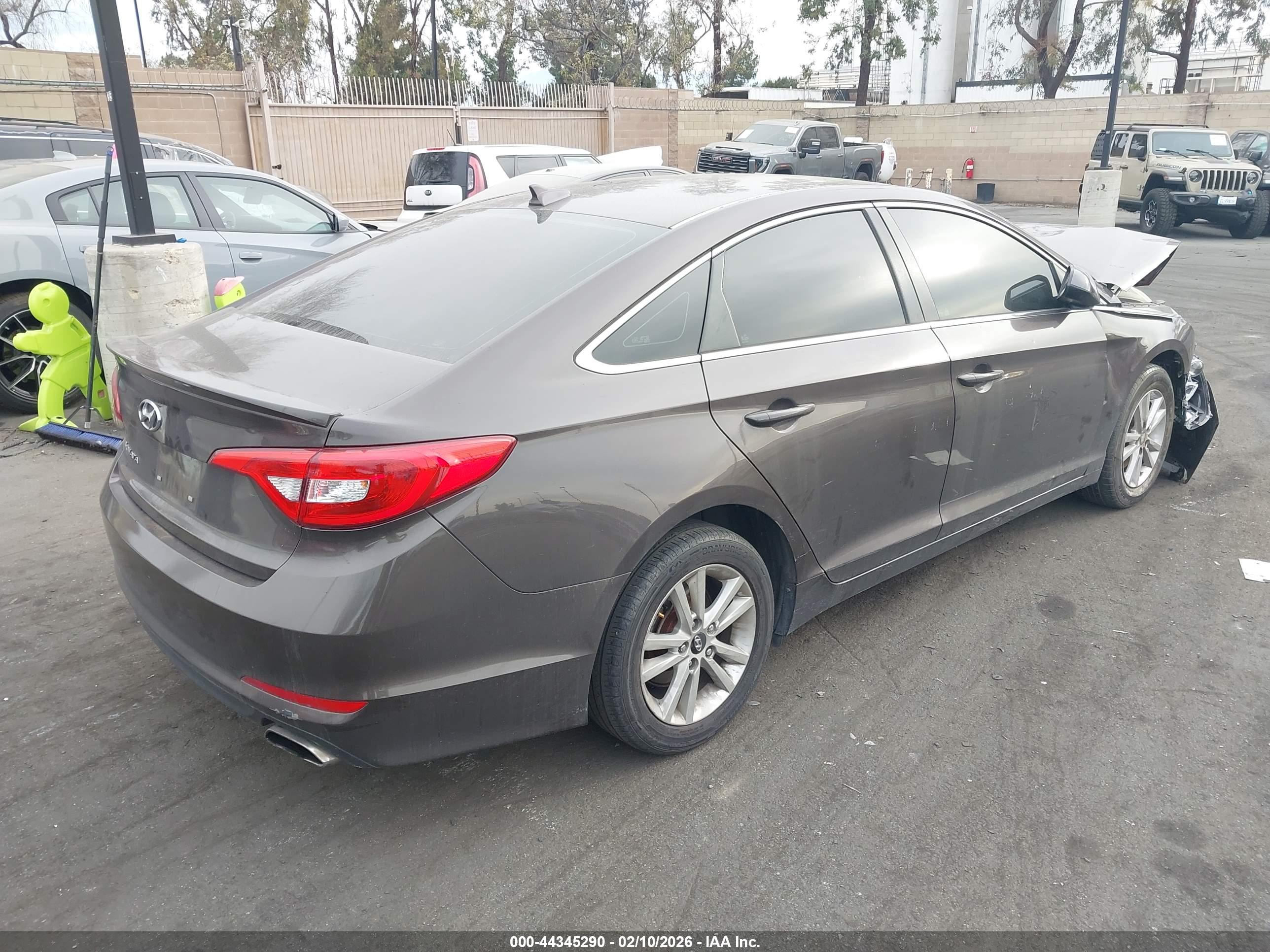 HYUNDAI SONATA image 4