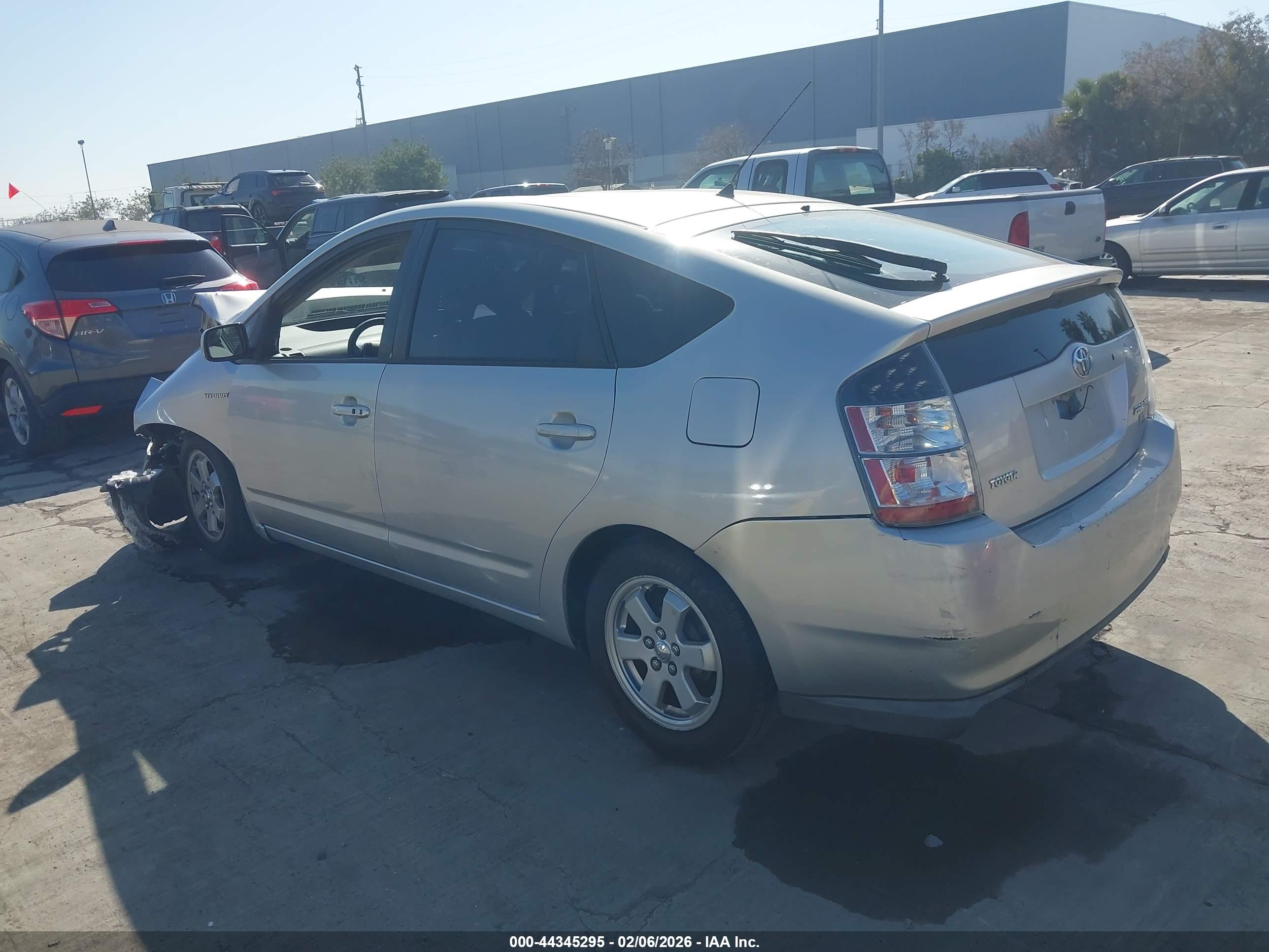 TOYOTA PRIUS image 3