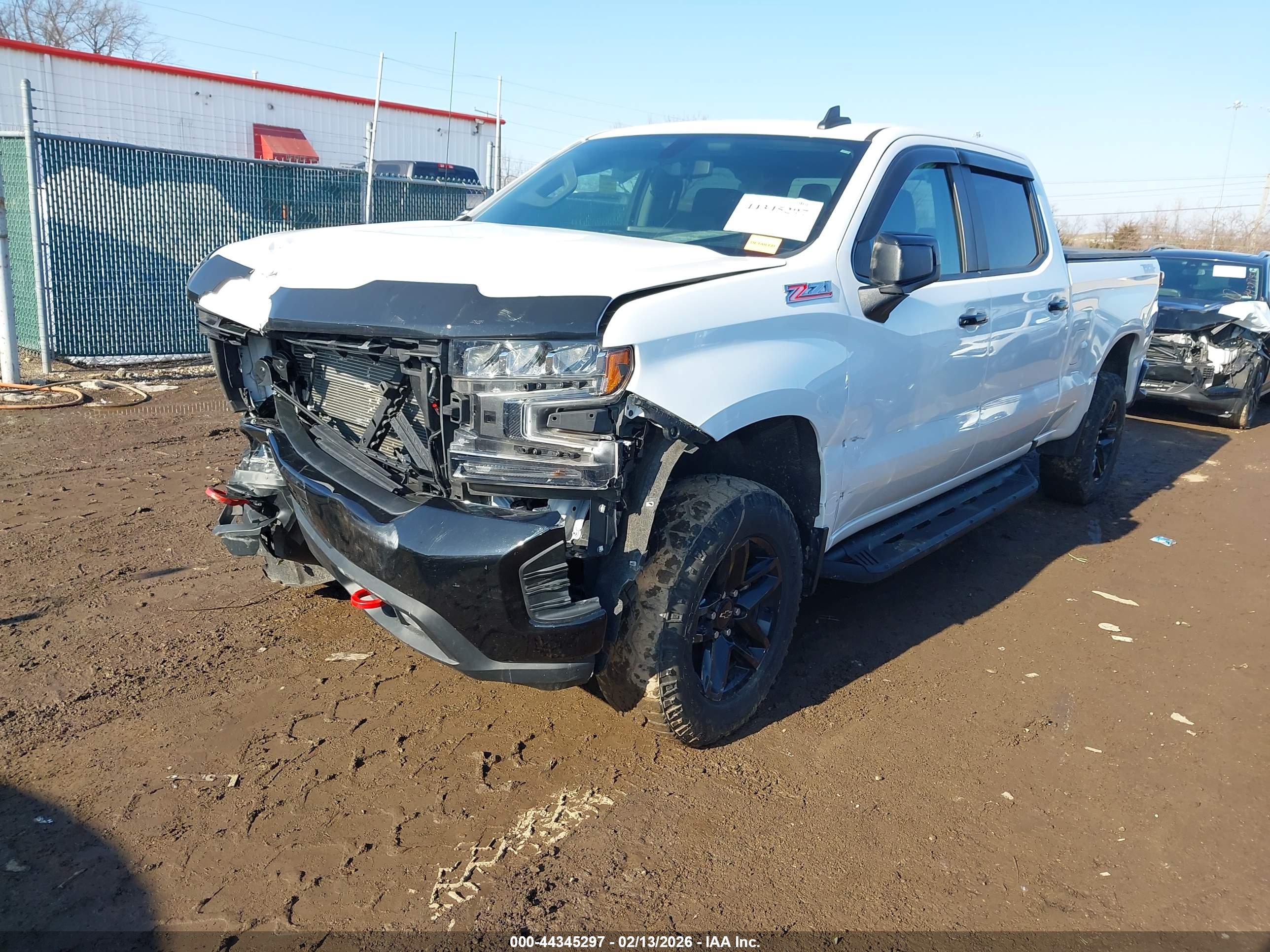 CHEVROLET SILVERADO image 2