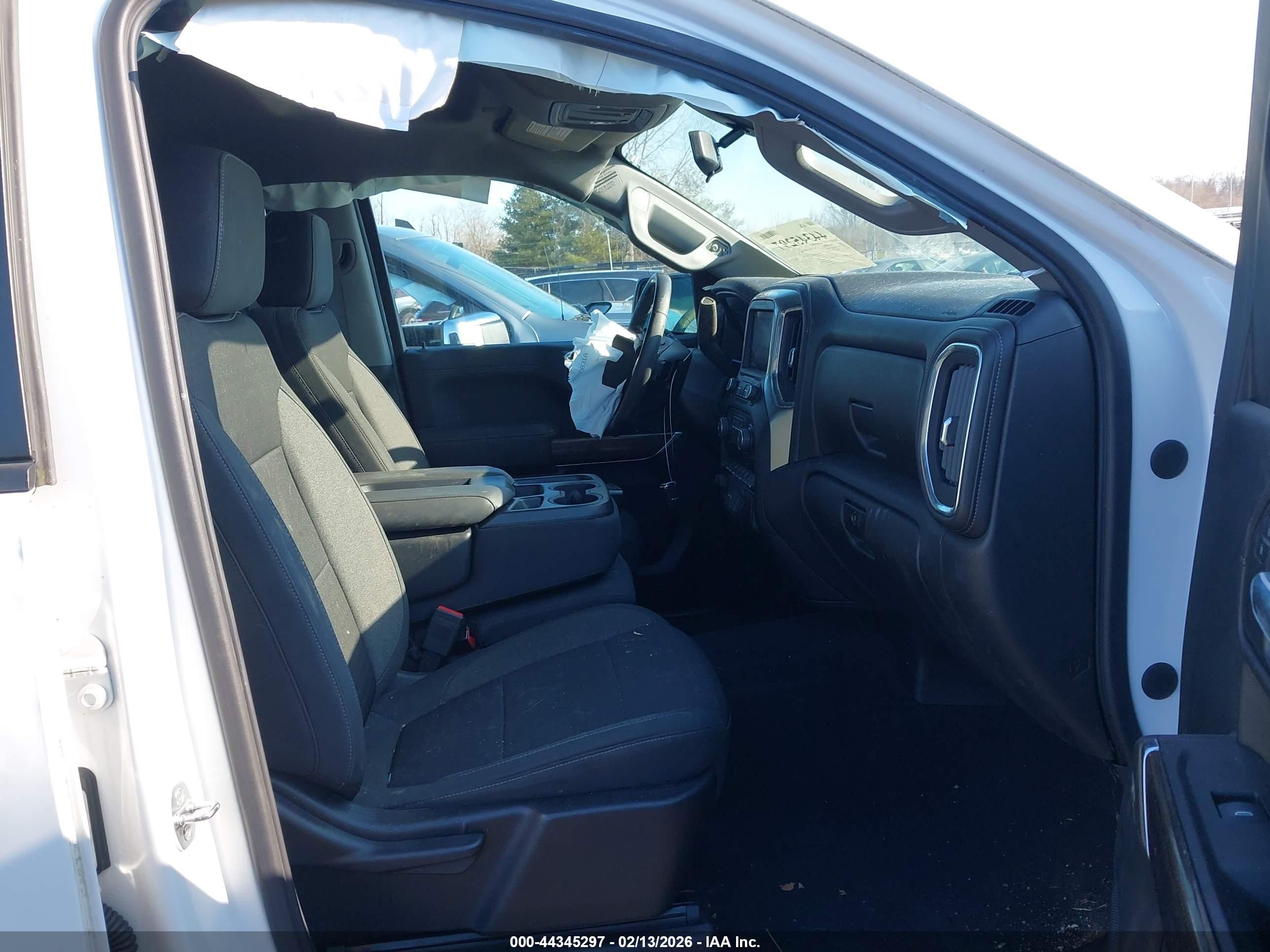 CHEVROLET SILVERADO image 5