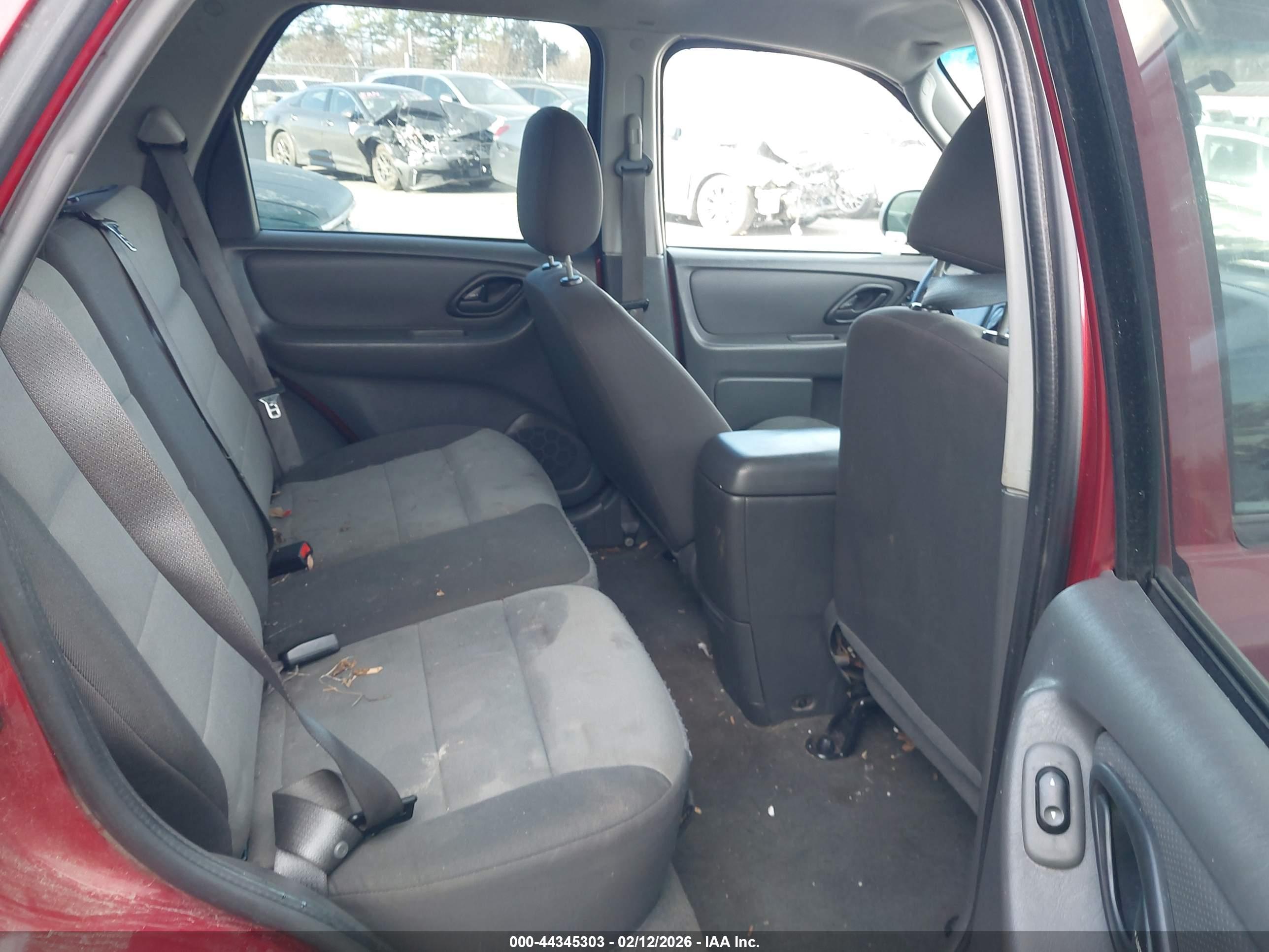 FORD ESCAPE image 8