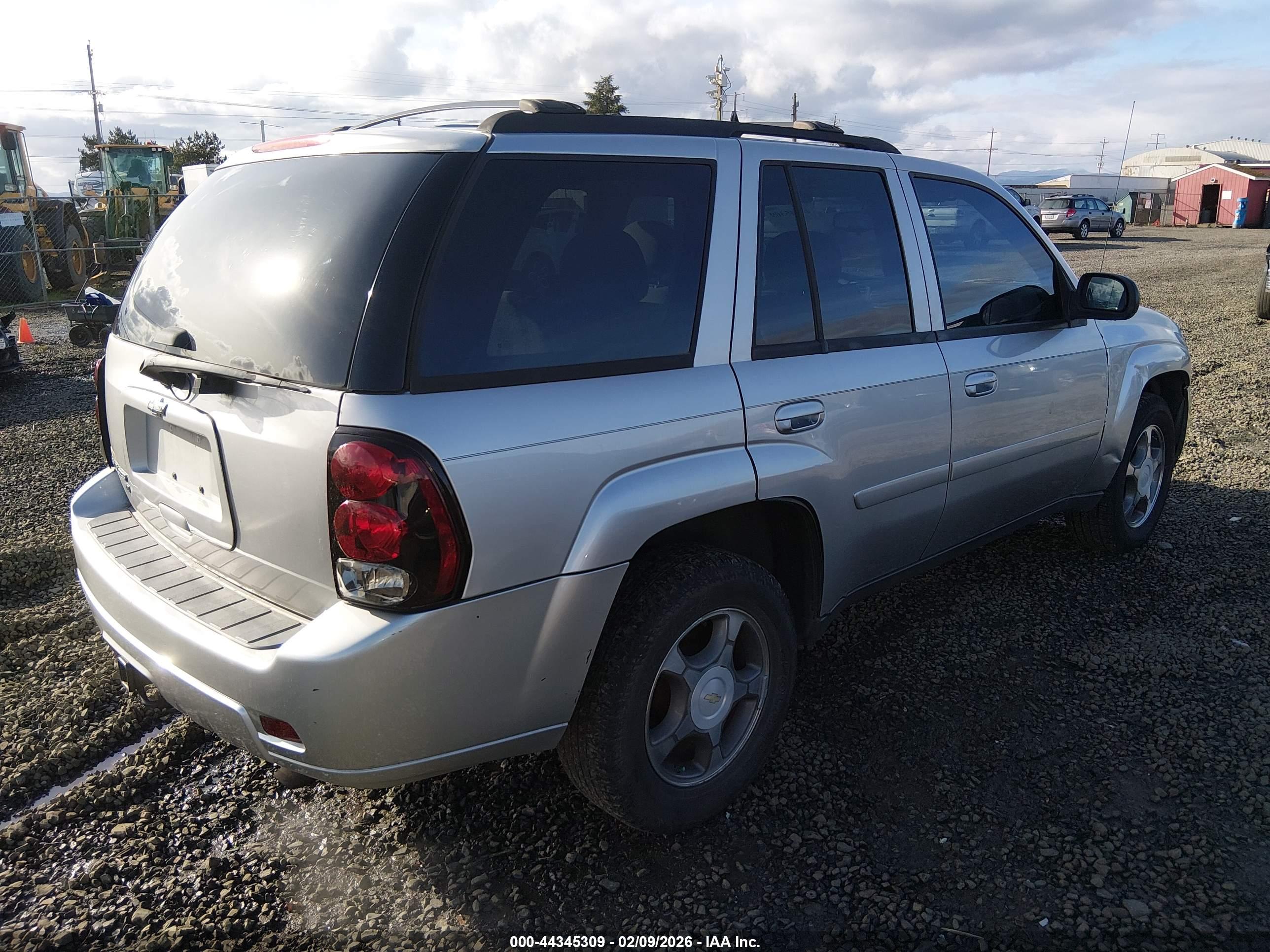 CHEVROLET TRAILBLAZER image 4
