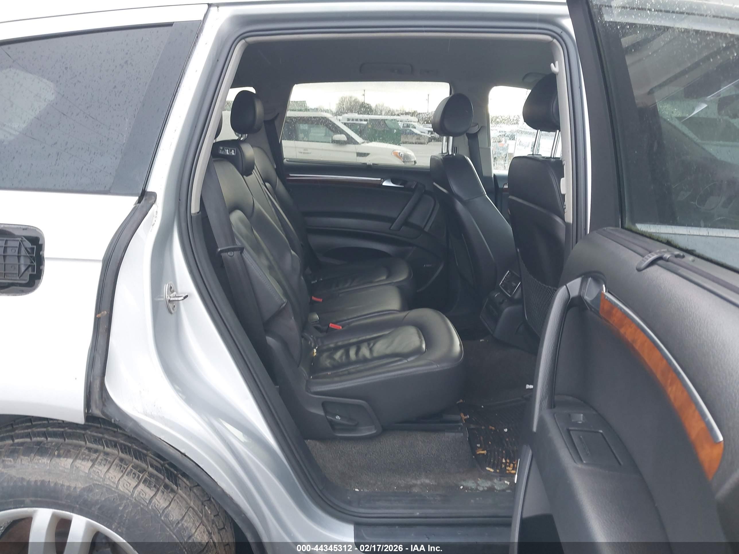 AUDI Q7 image 8