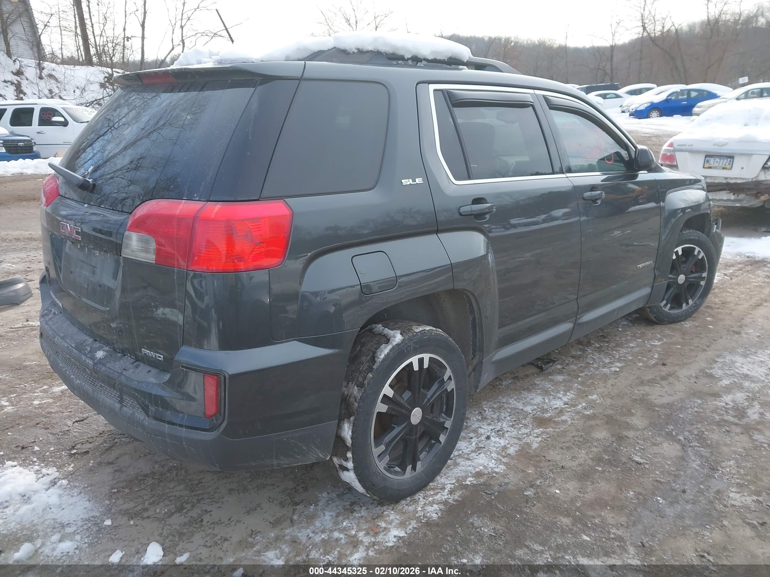 GMC TERRAIN image 4
