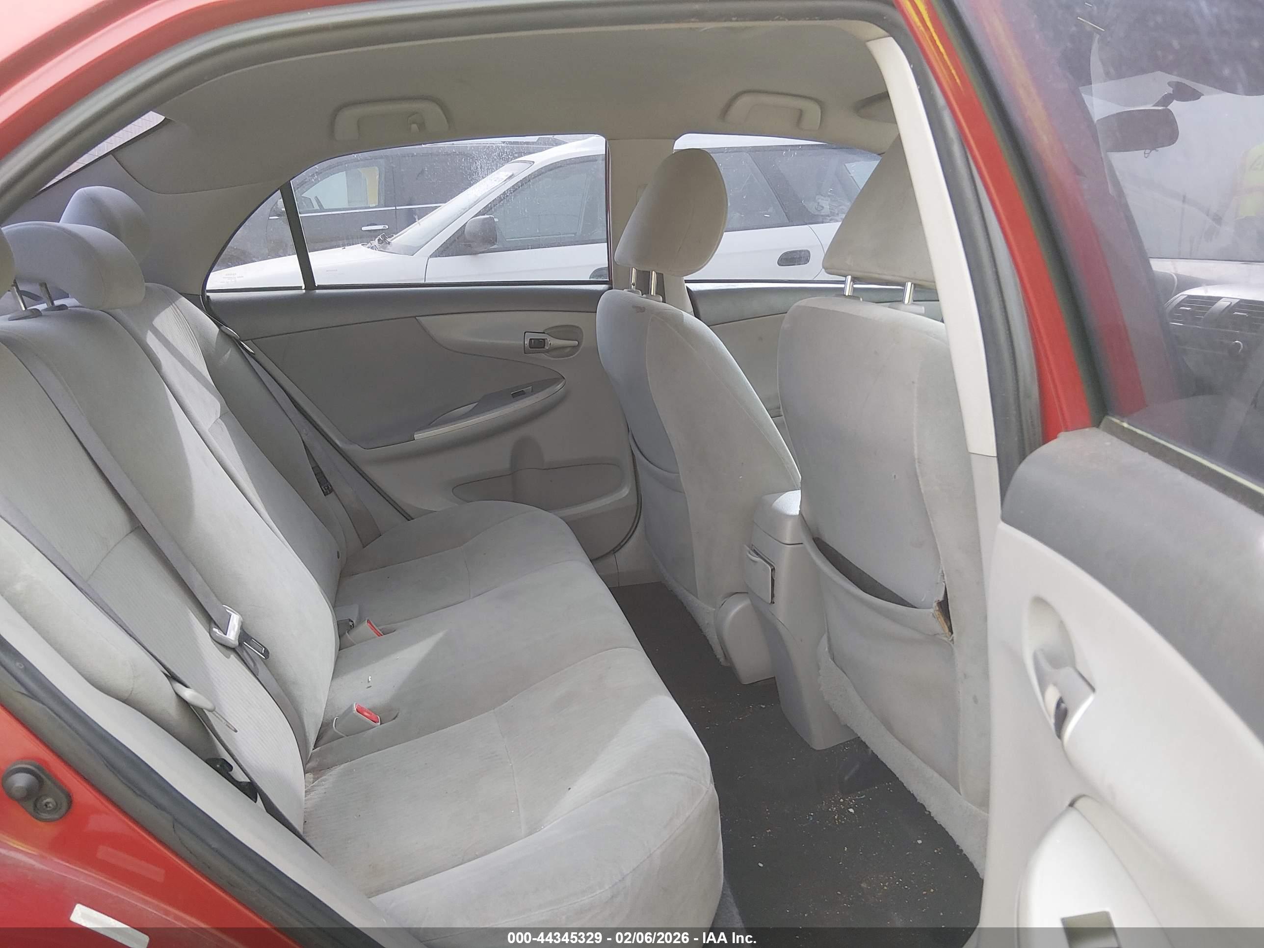 TOYOTA COROLLA image 8