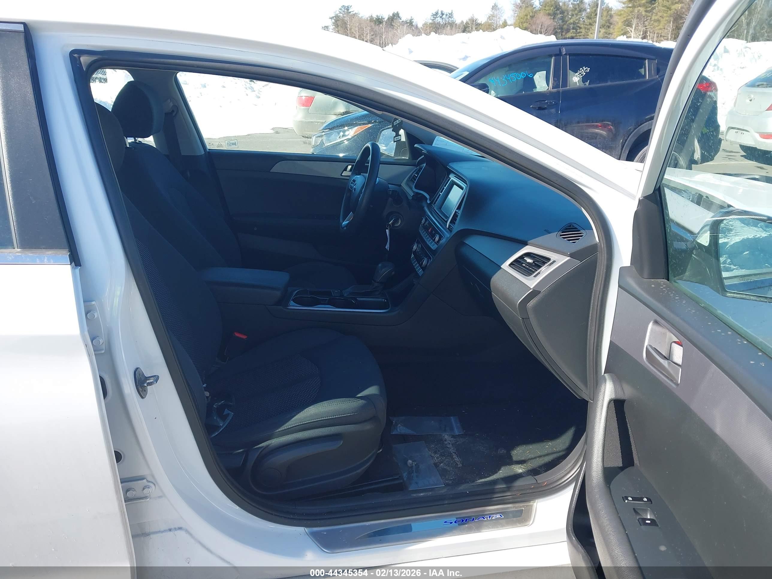 HYUNDAI SONATA image 5