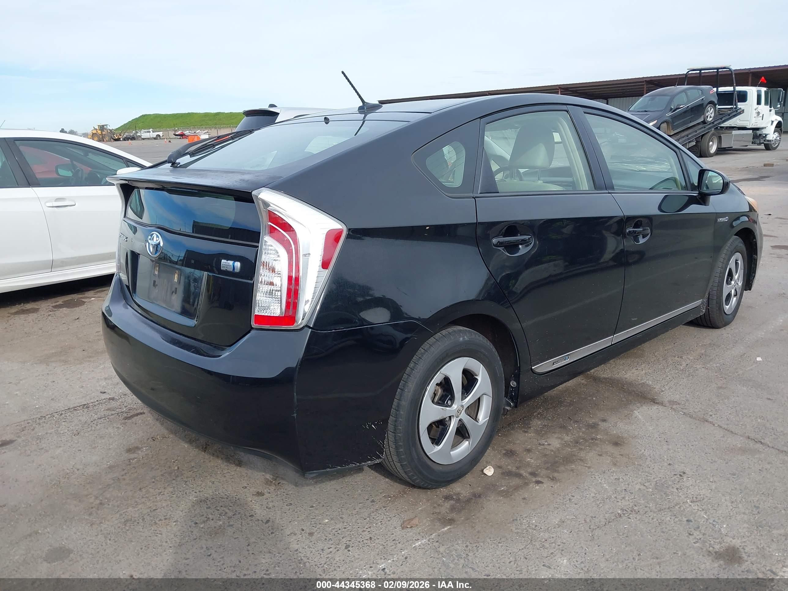 TOYOTA PRIUS image 4