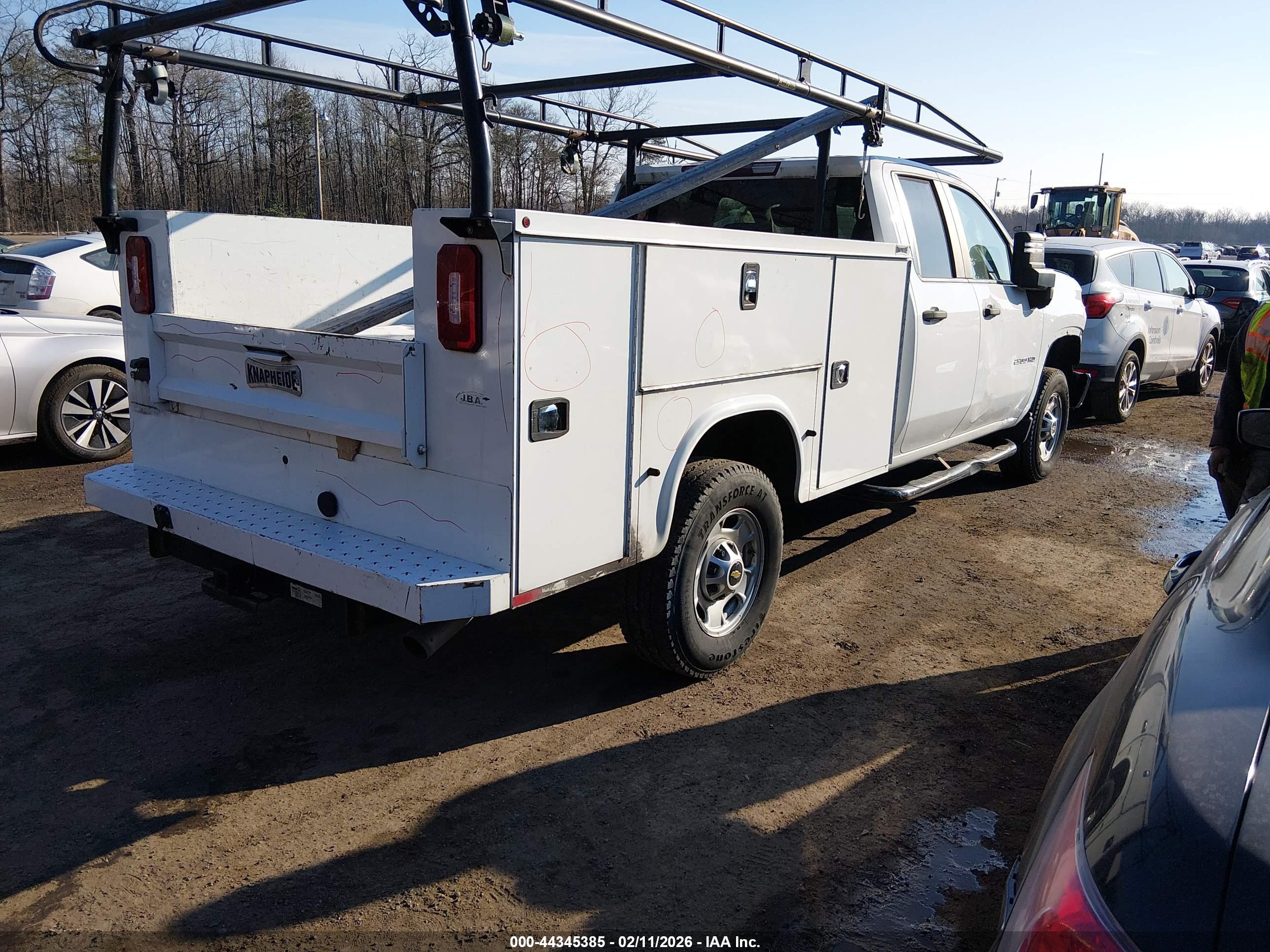 CHEVROLET SILVERADO image 4