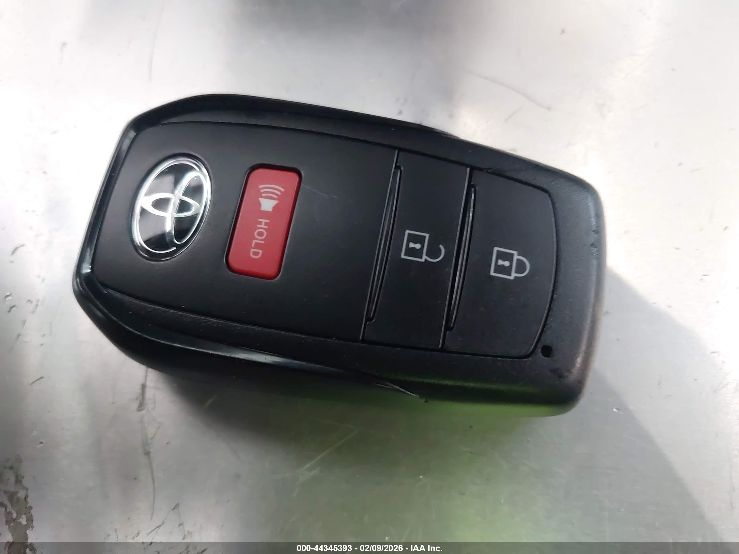 TOYOTA COROLLA image 11