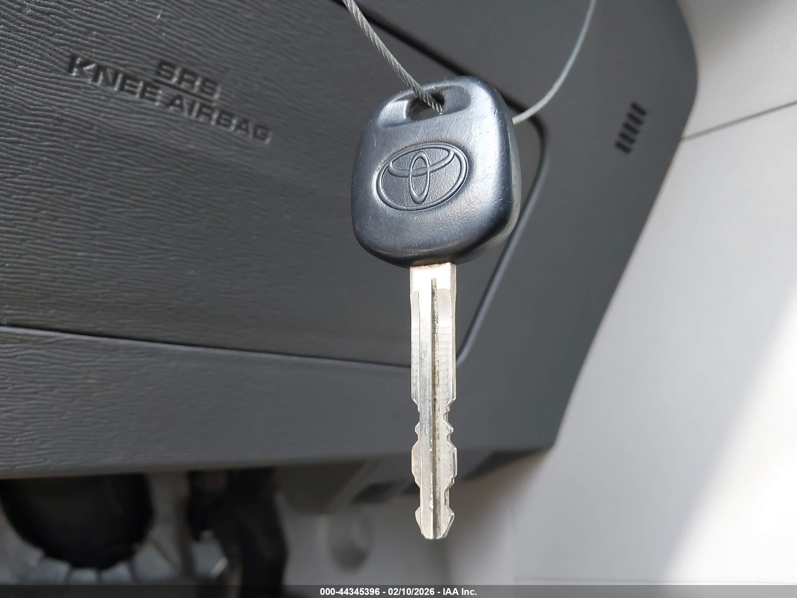 TOYOTA SIENNA image 11