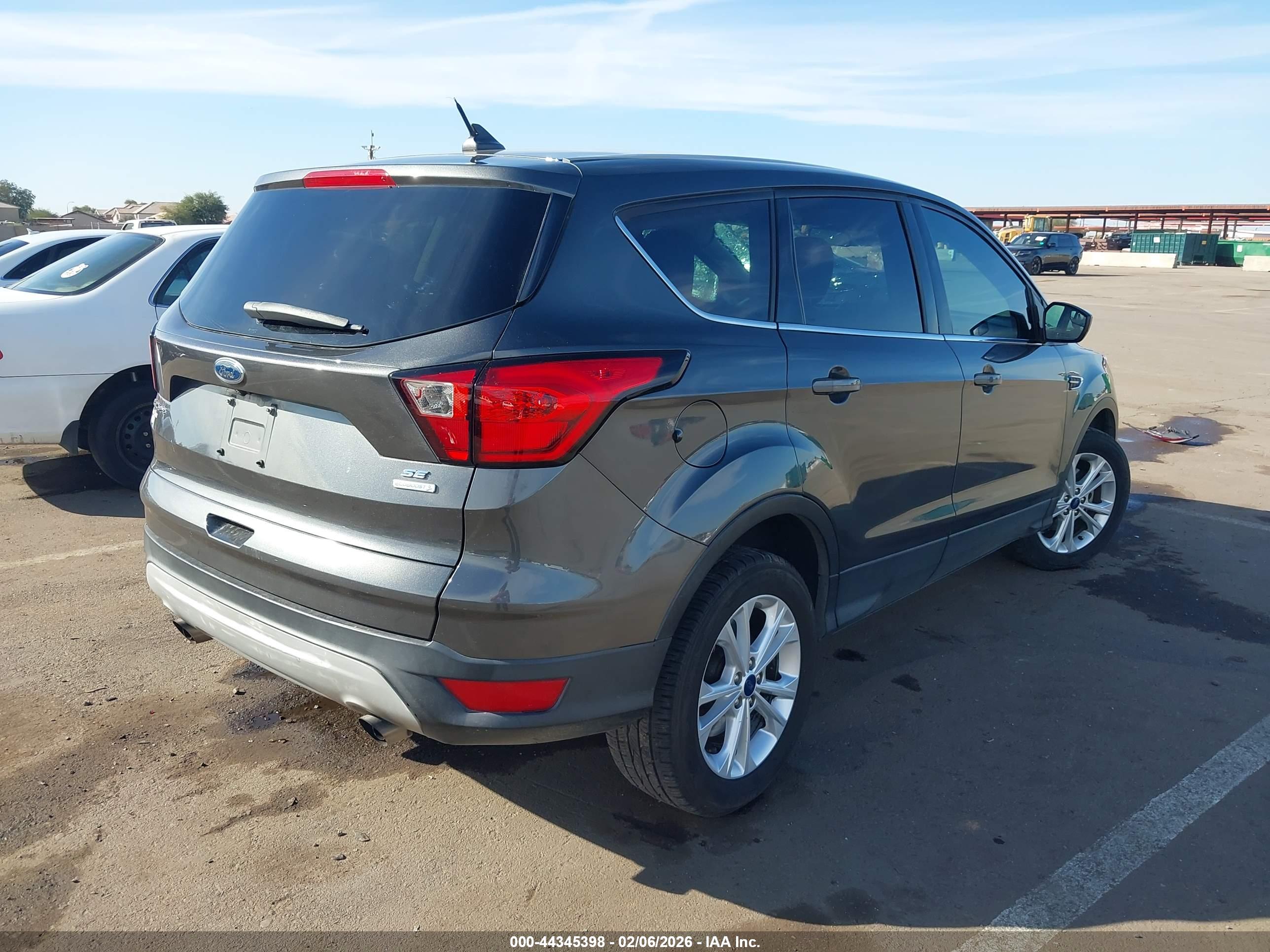 FORD ESCAPE image 4
