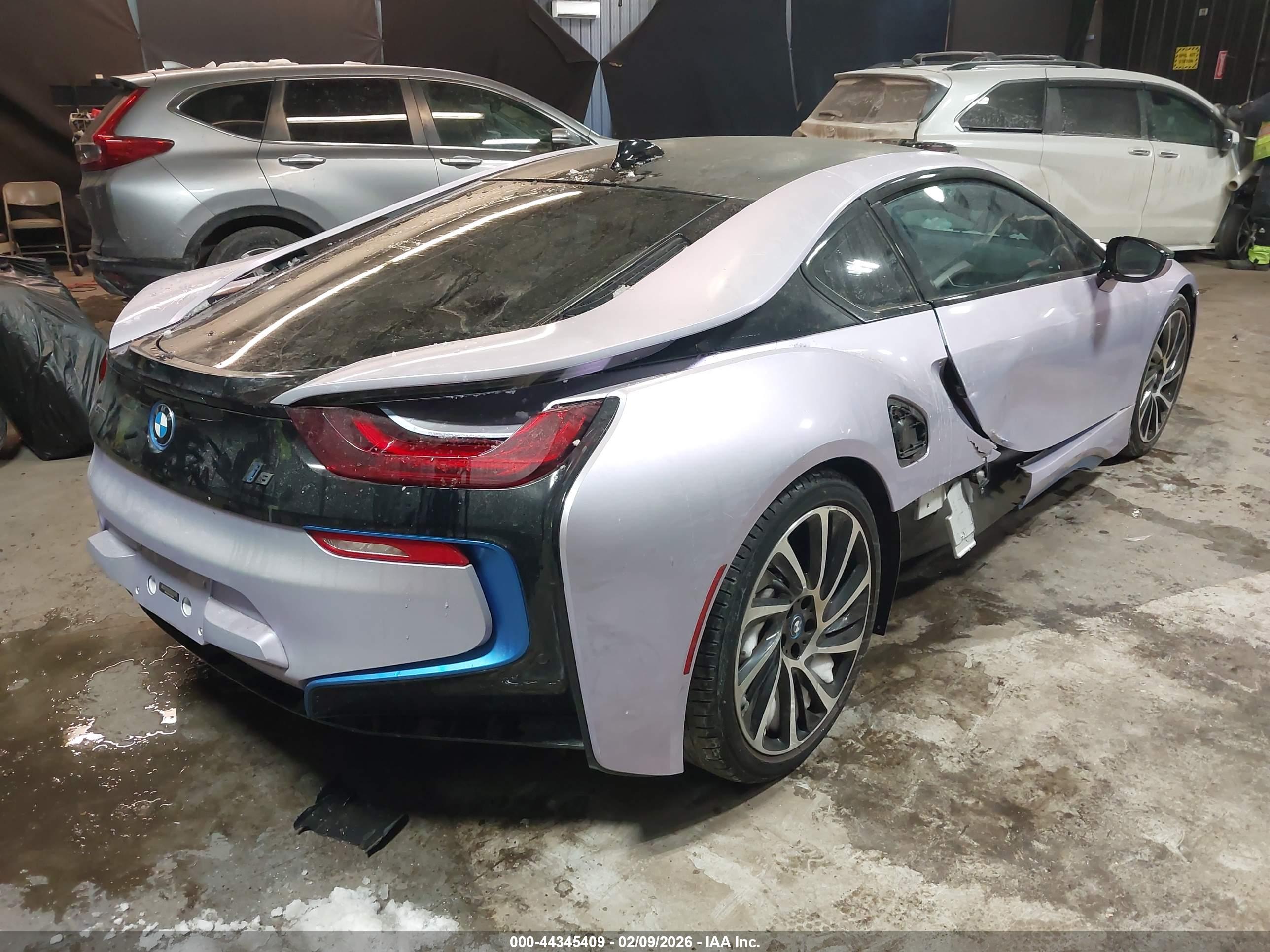 BMW I8 image 4