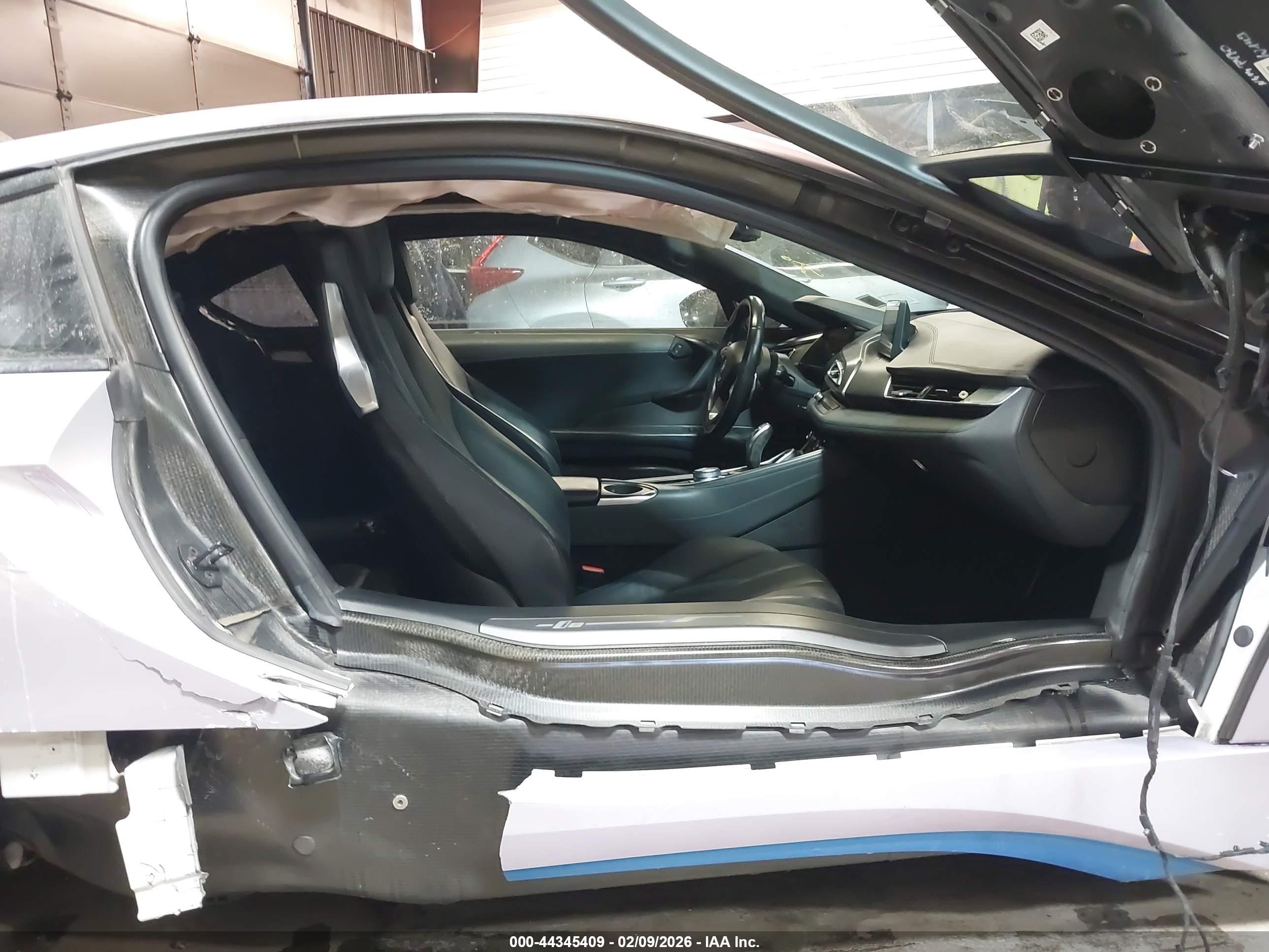 BMW I8 image 5