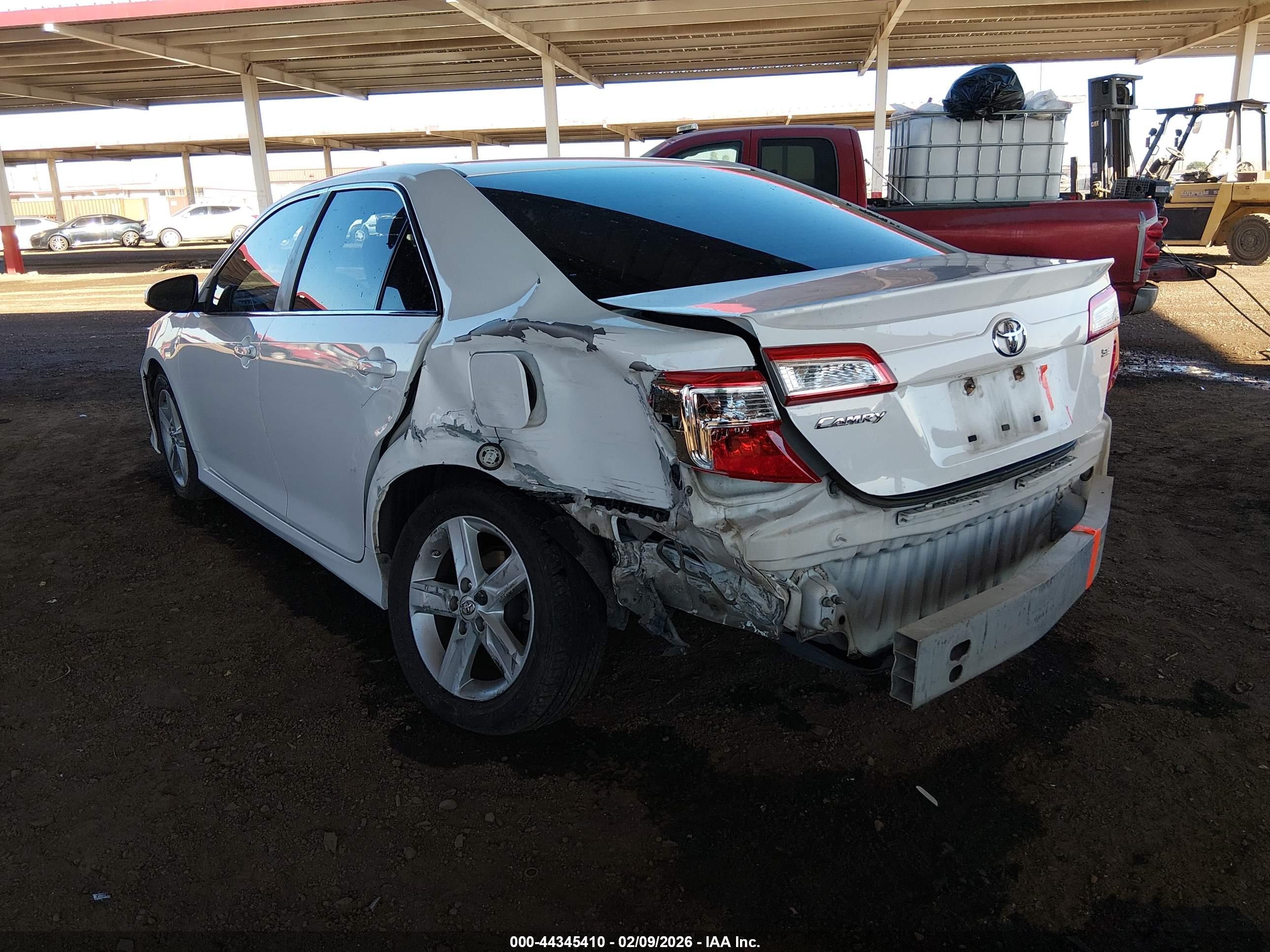 TOYOTA CAMRY image 3