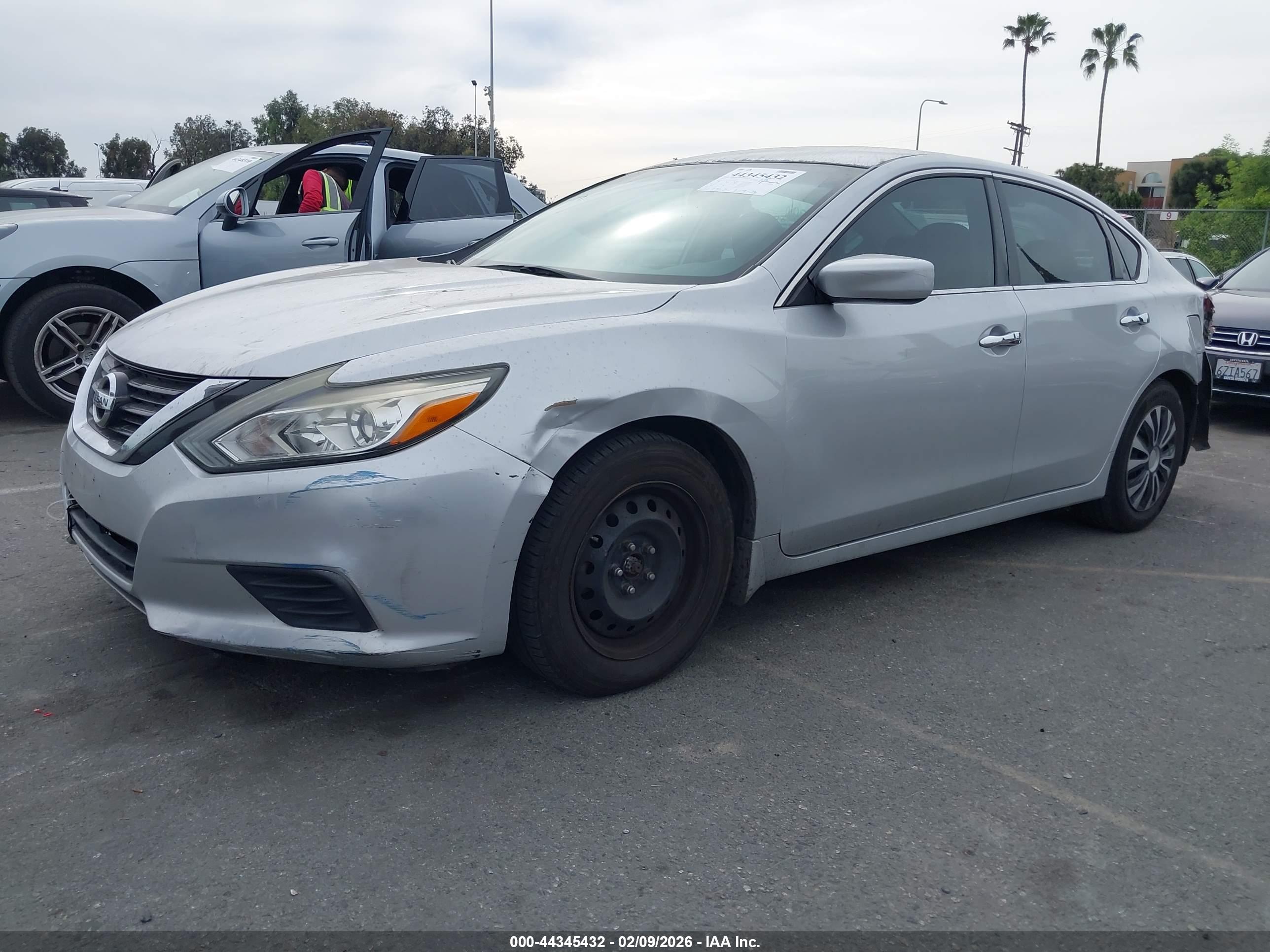 NISSAN ALTIMA image 2