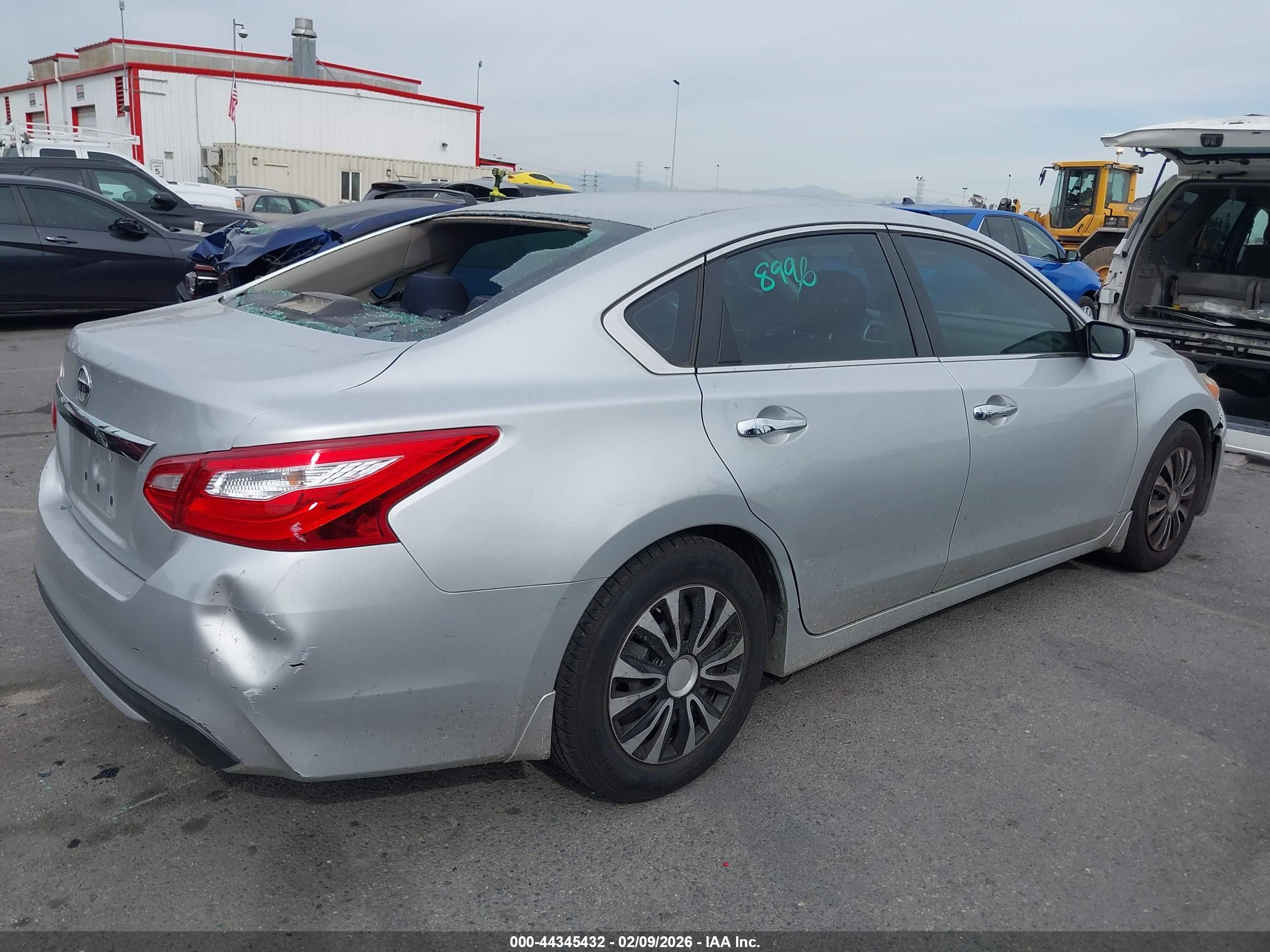 NISSAN ALTIMA image 4