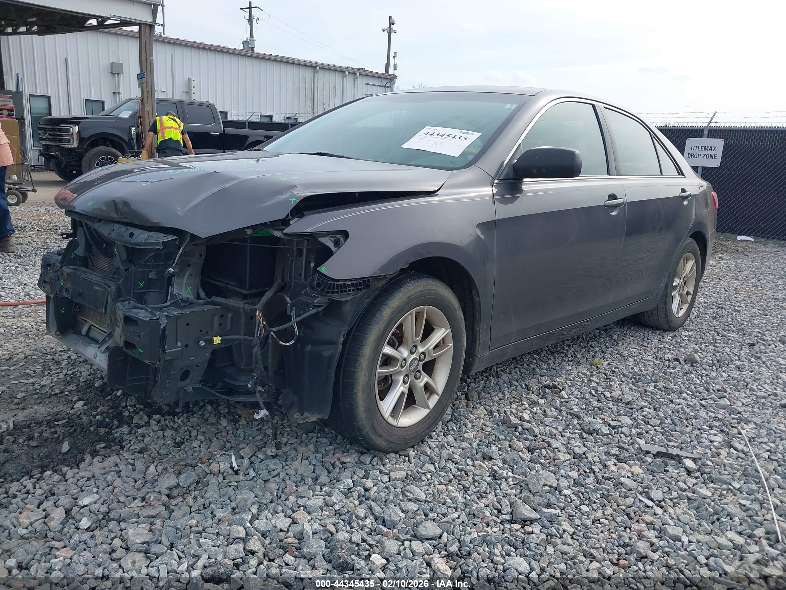 TOYOTA CAMRY image 2