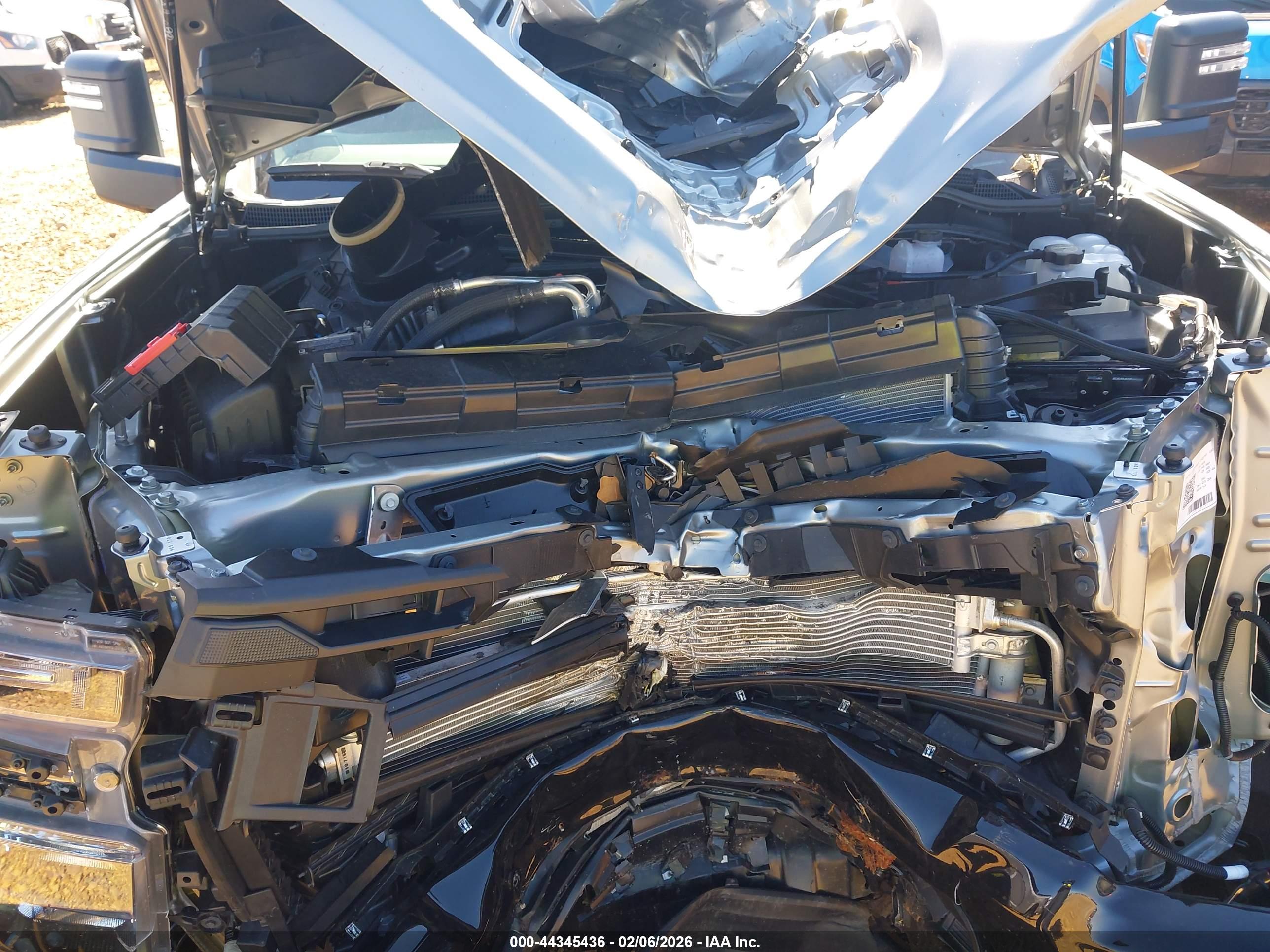 CHEVROLET SILVERADO image 10