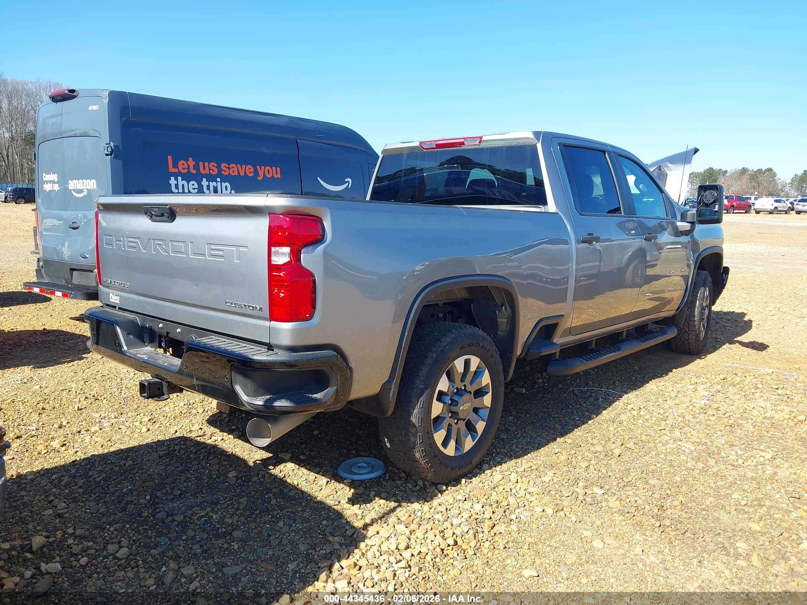 CHEVROLET SILVERADO image 4