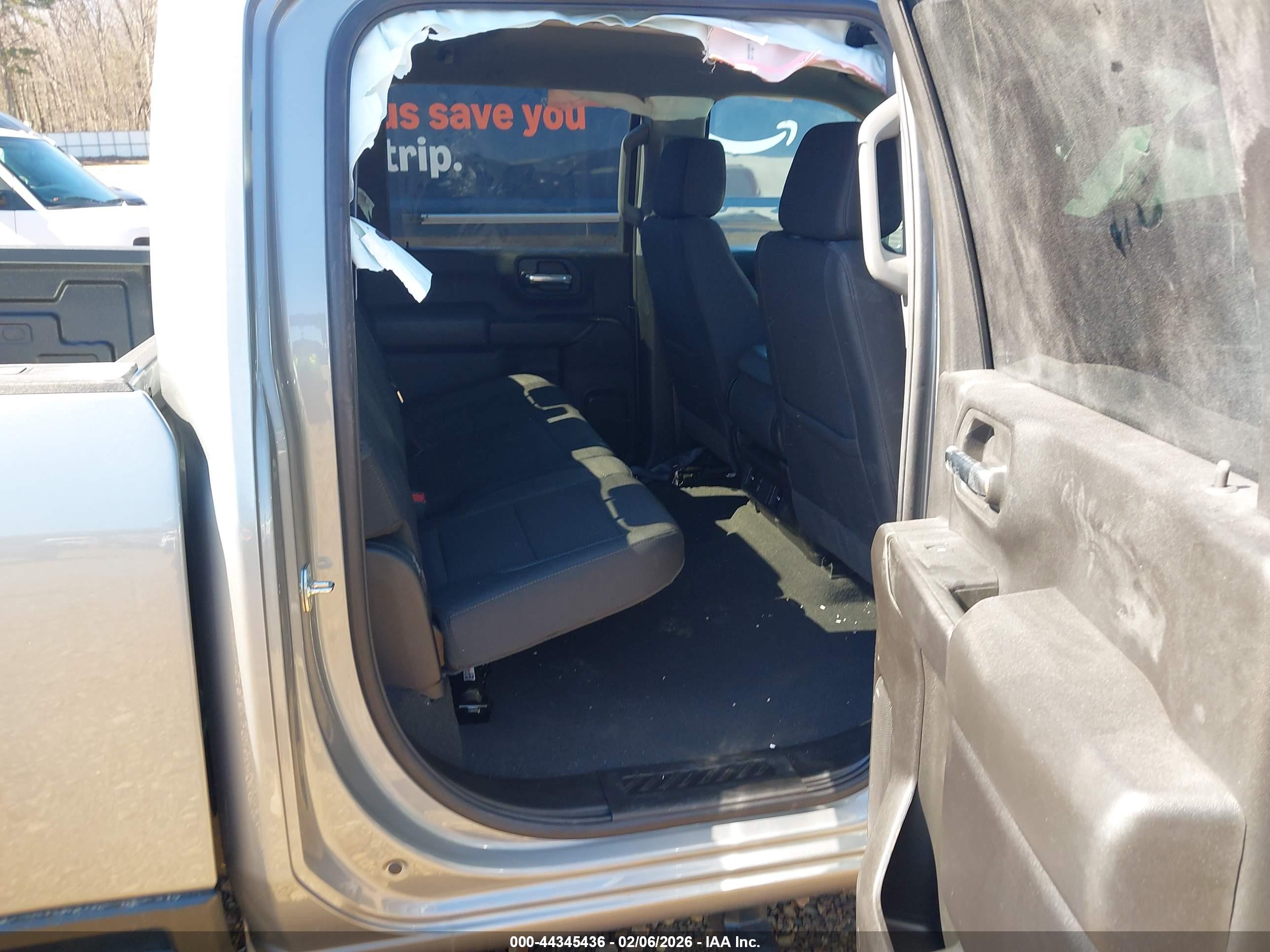 CHEVROLET SILVERADO image 8
