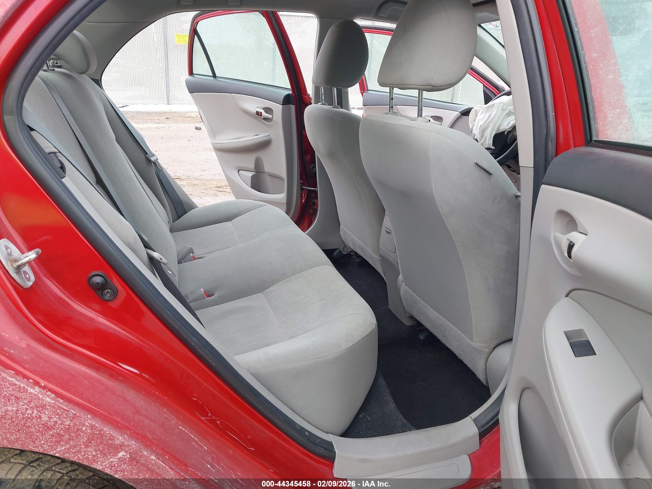 TOYOTA COROLLA image 8