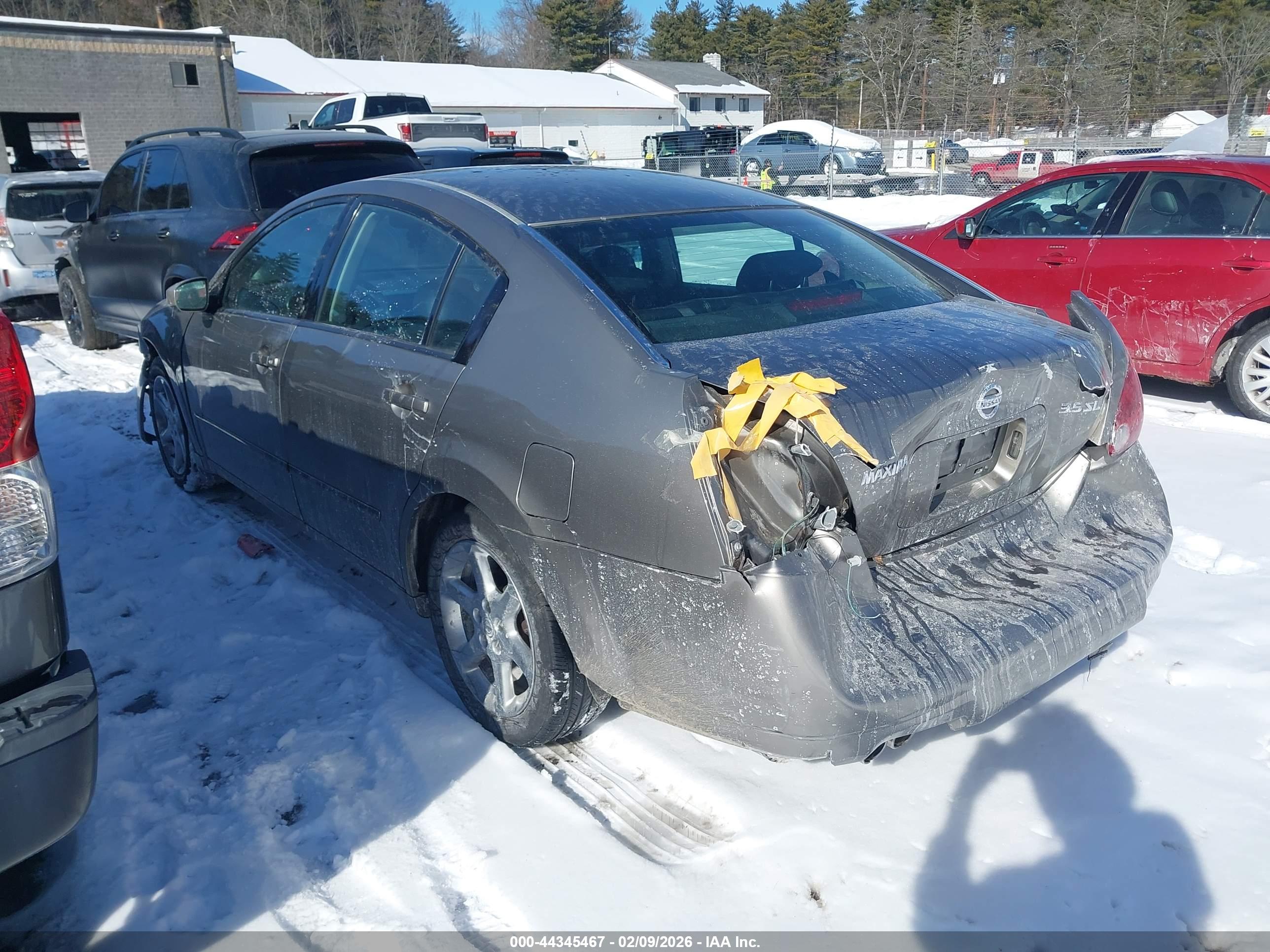 NISSAN MAXIMA image 3