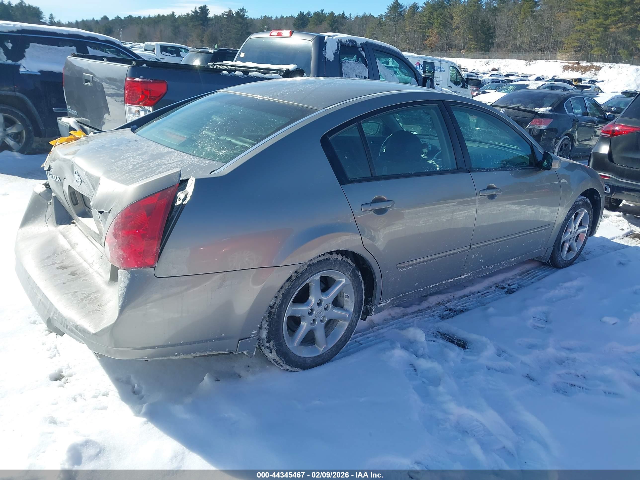 NISSAN MAXIMA image 4