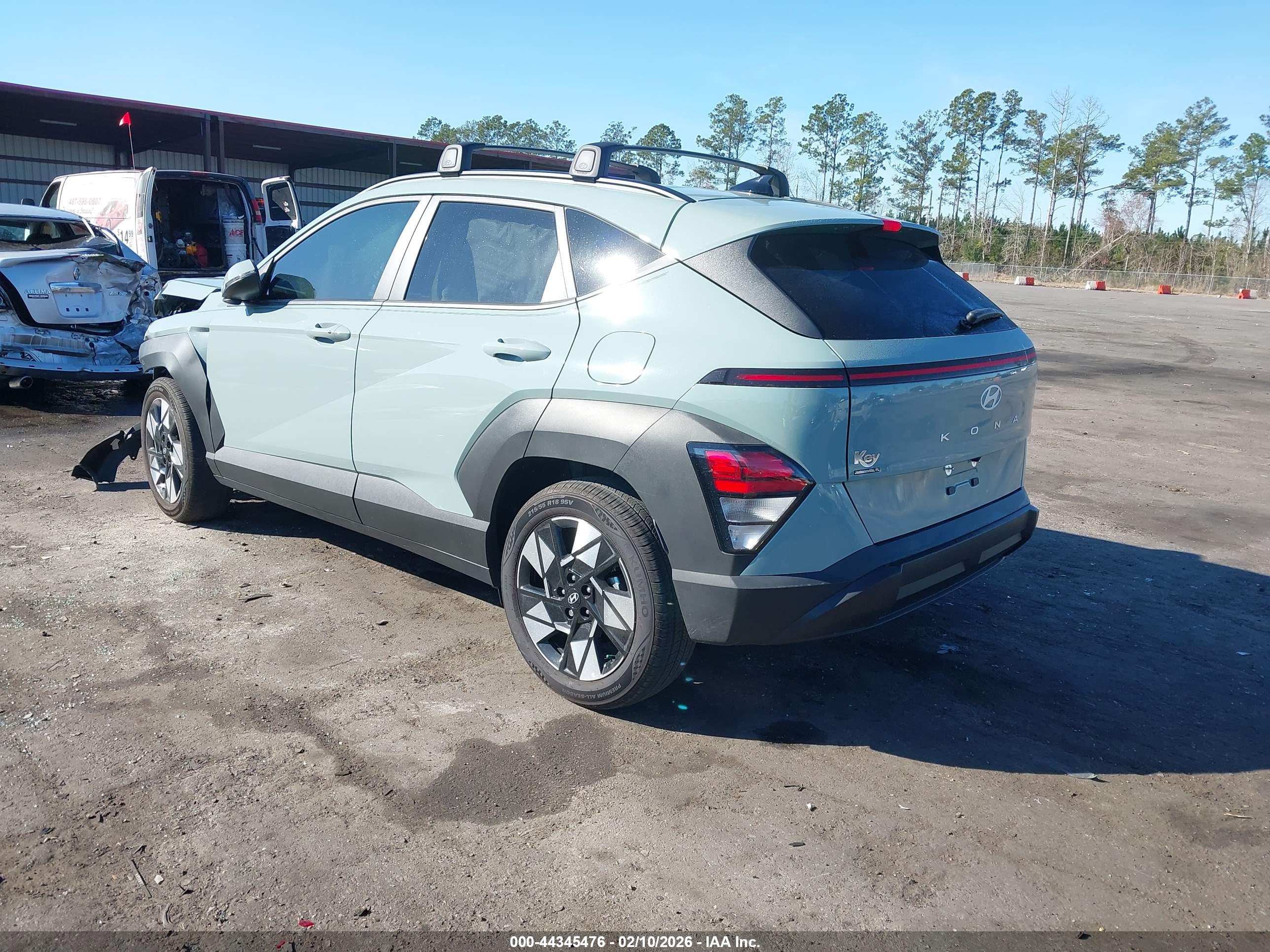 HYUNDAI KONA image 3