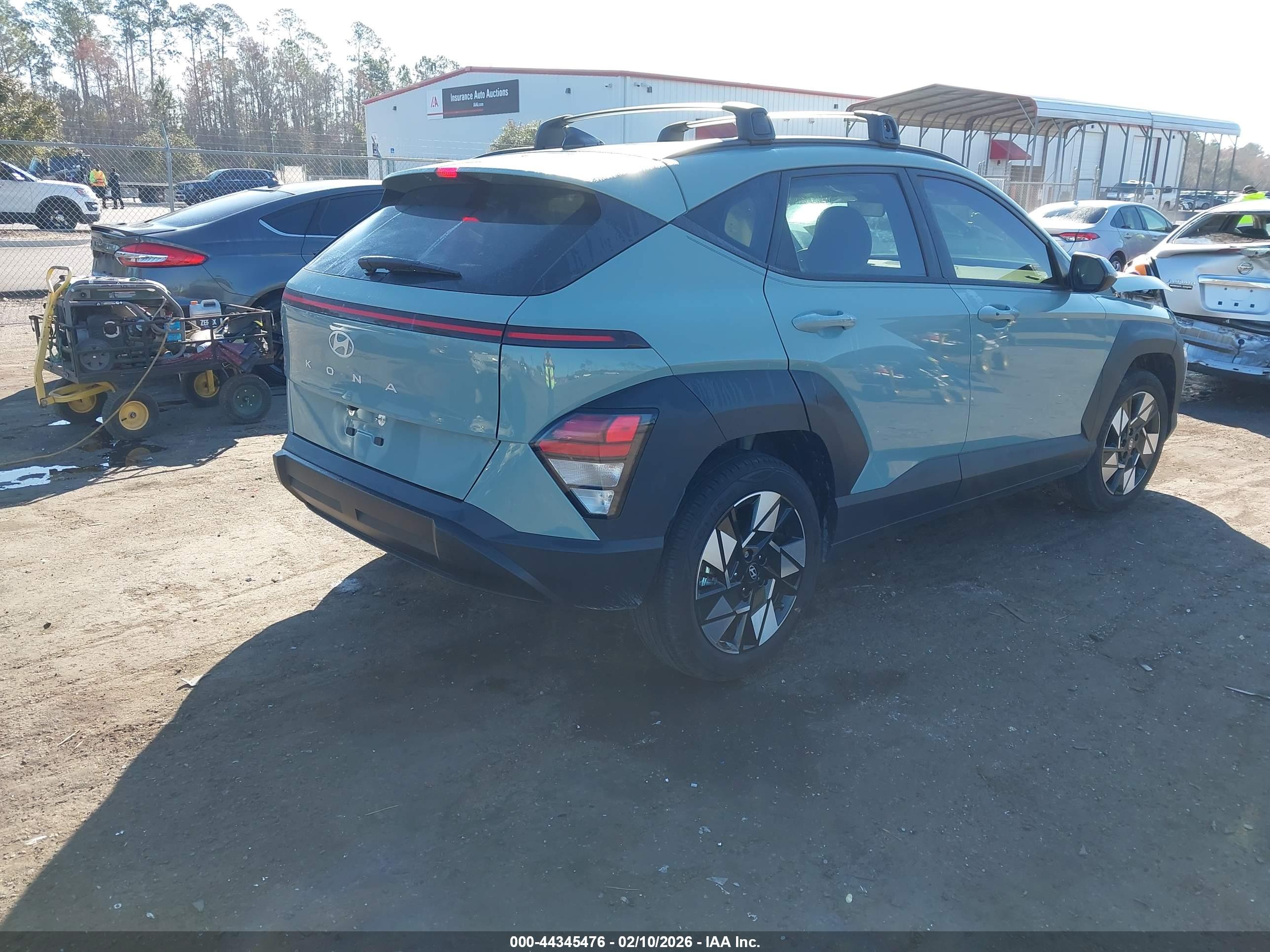 HYUNDAI KONA image 4