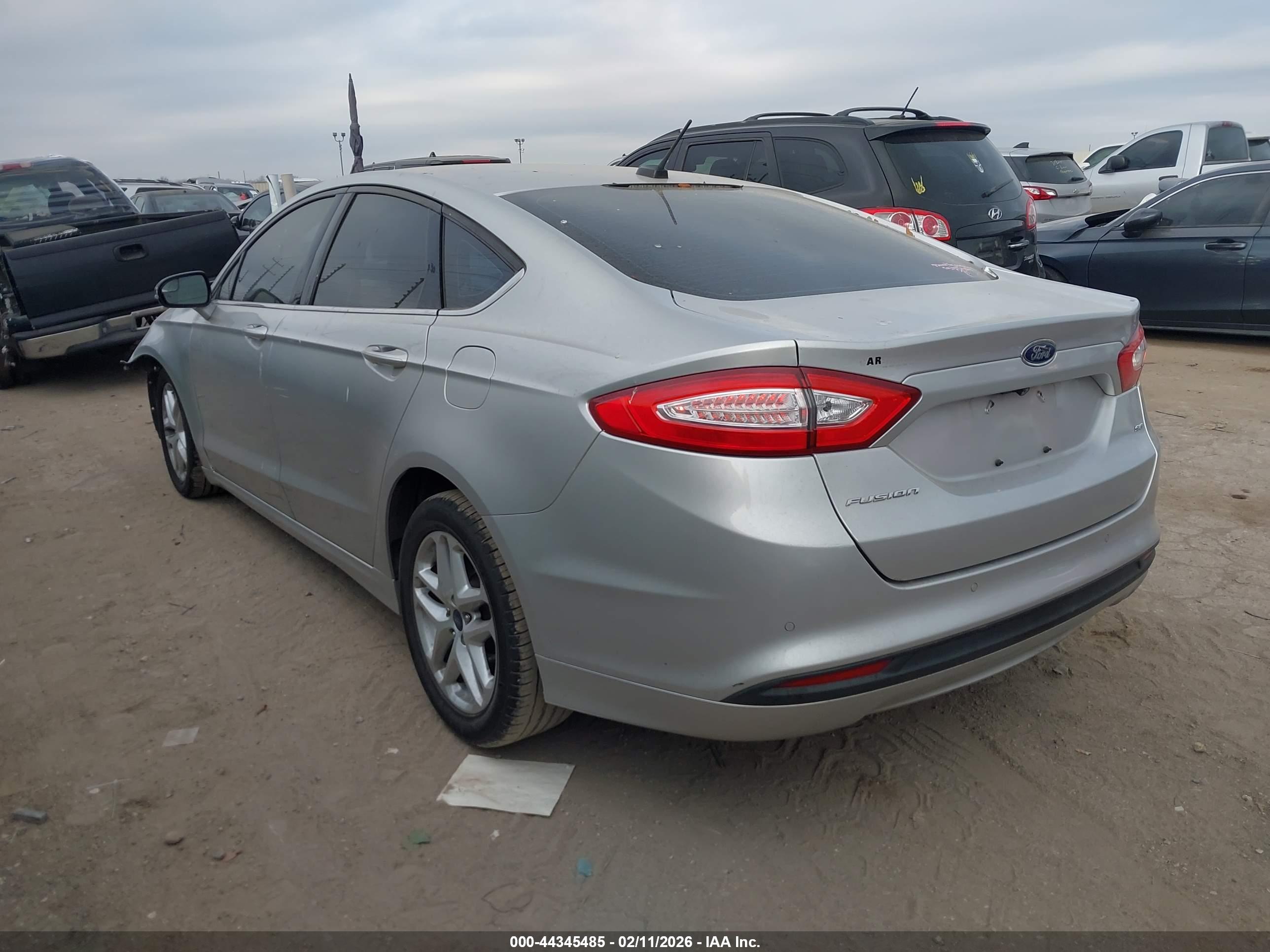 FORD FUSION image 3
