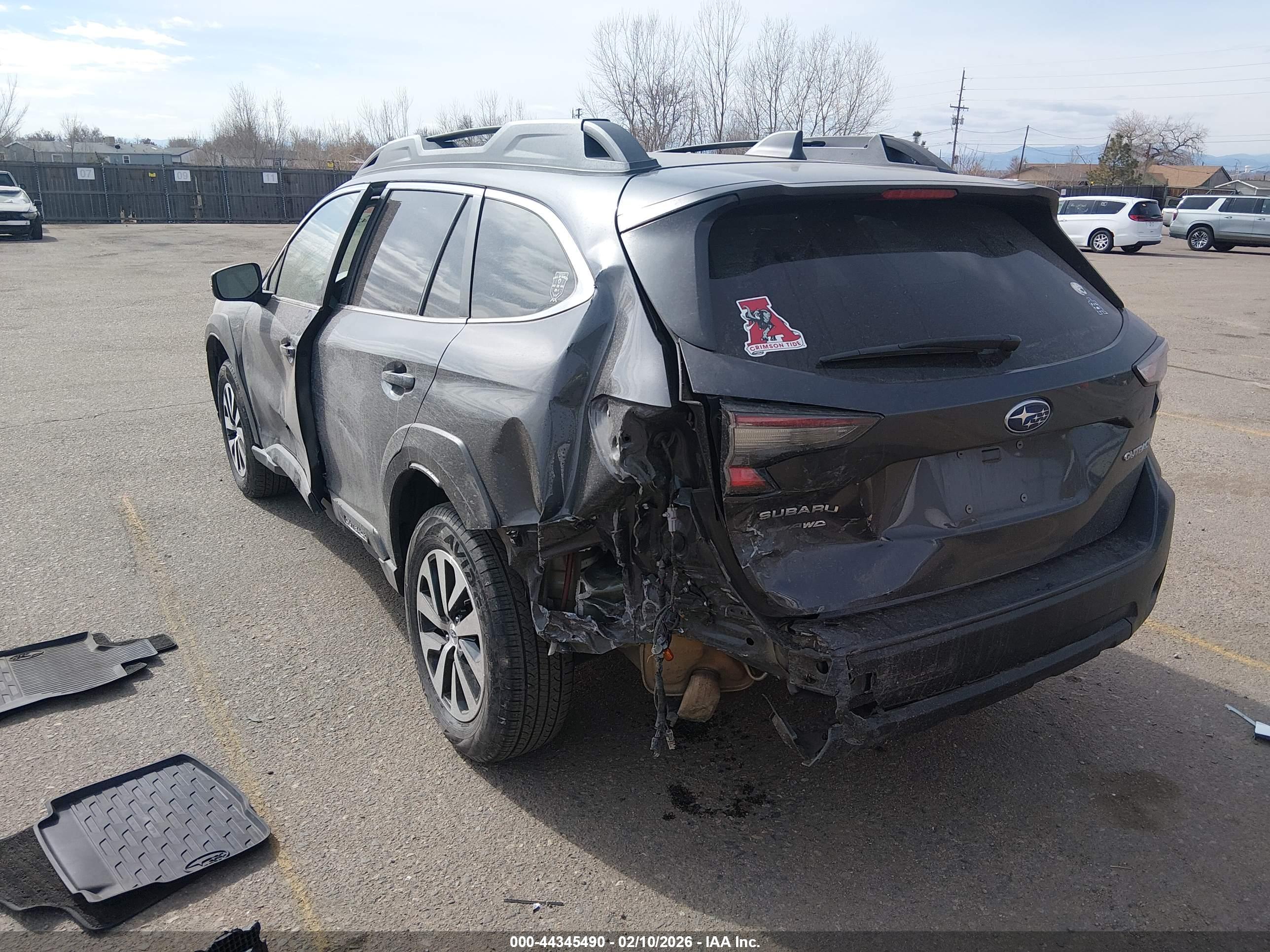 SUBARU OUTBACK image 3
