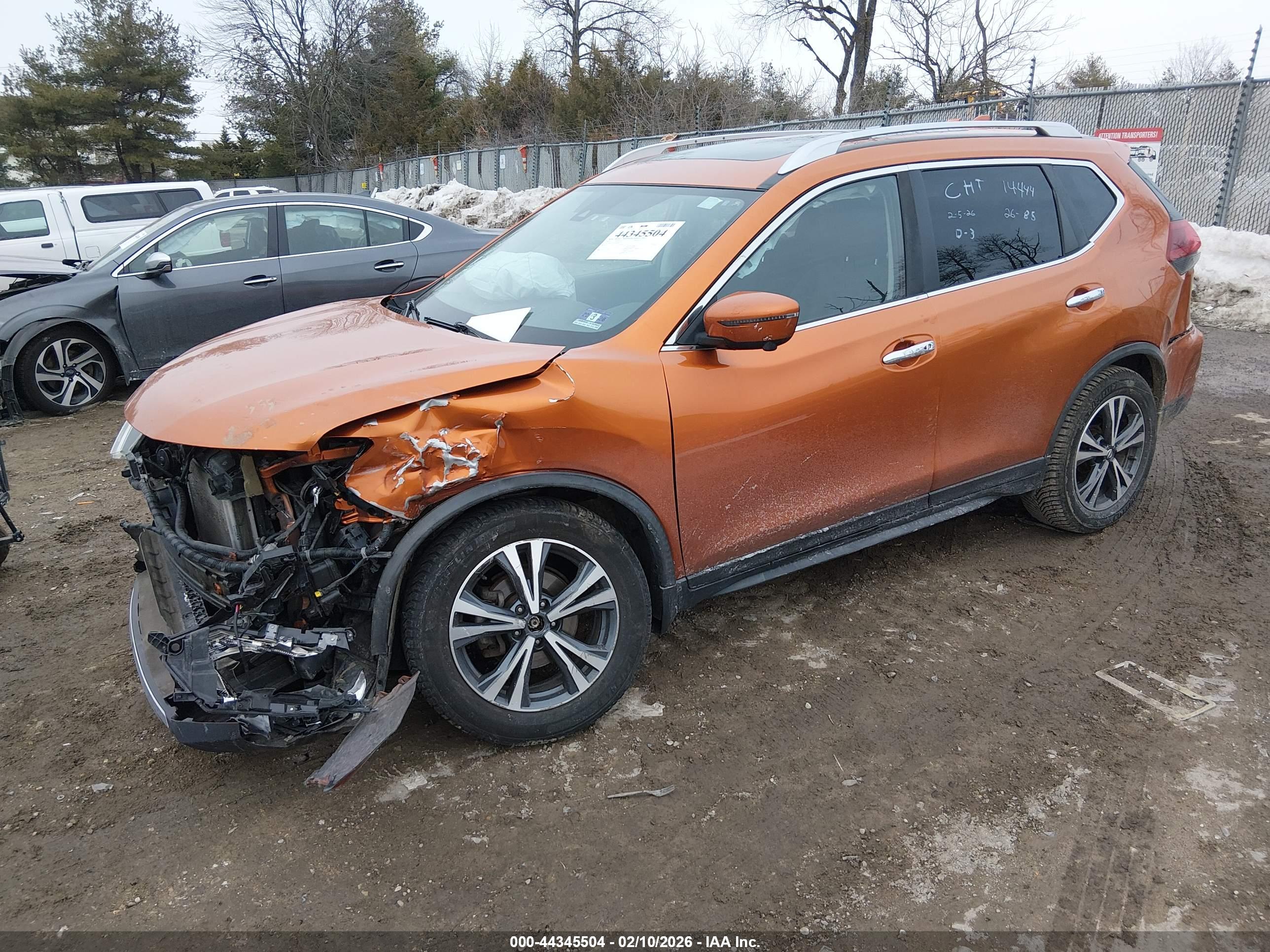 NISSAN ROGUE image 2