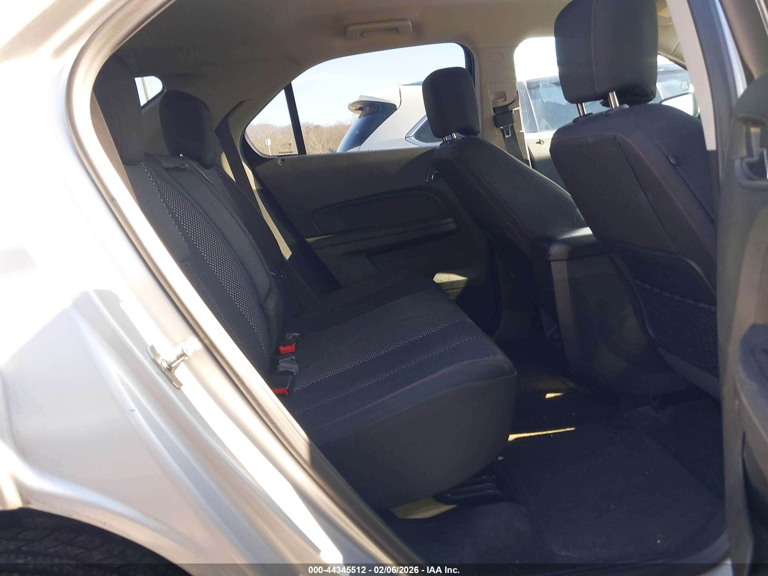 CHEVROLET EQUINOX image 8
