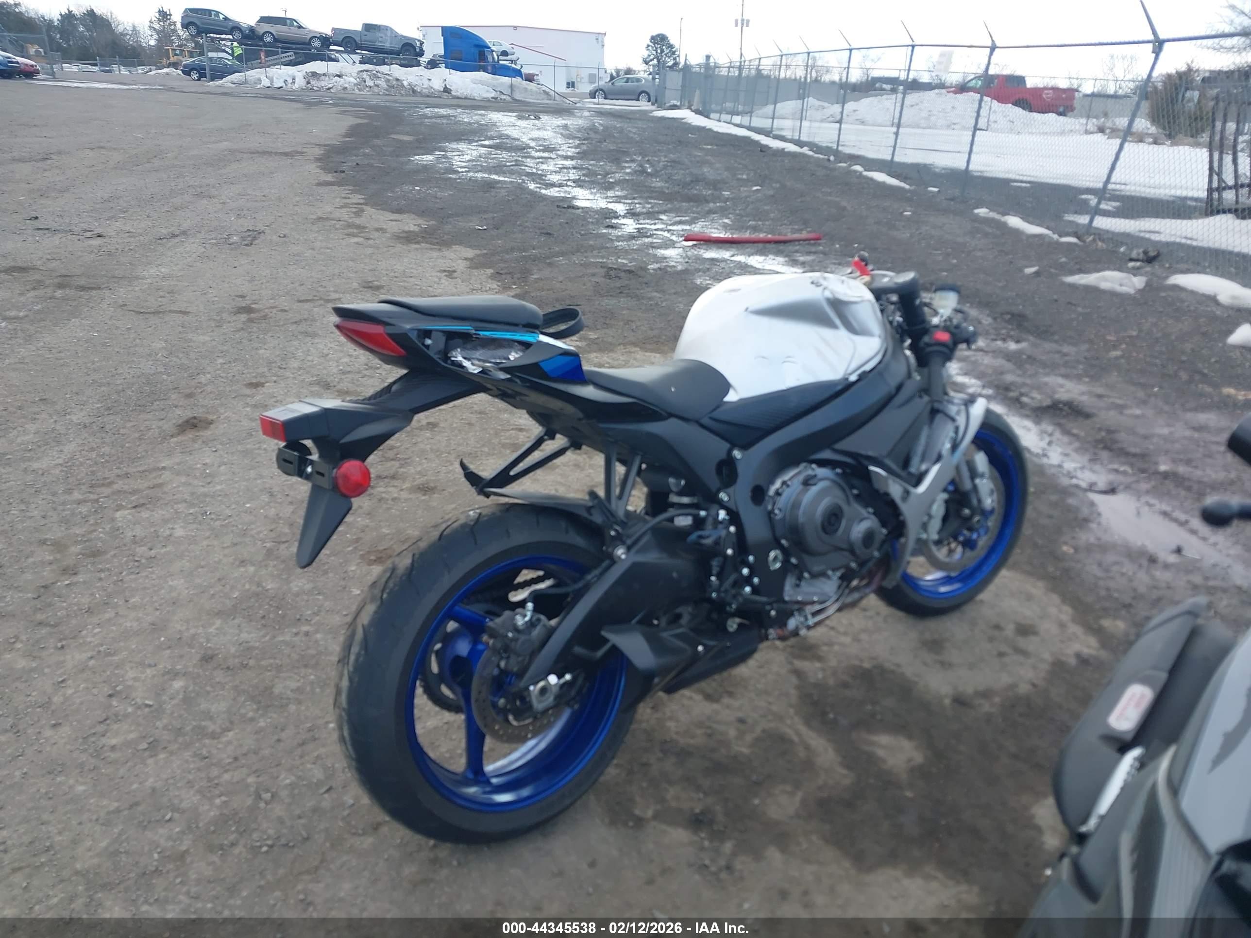 SUZUKI GSX-R600 image 4