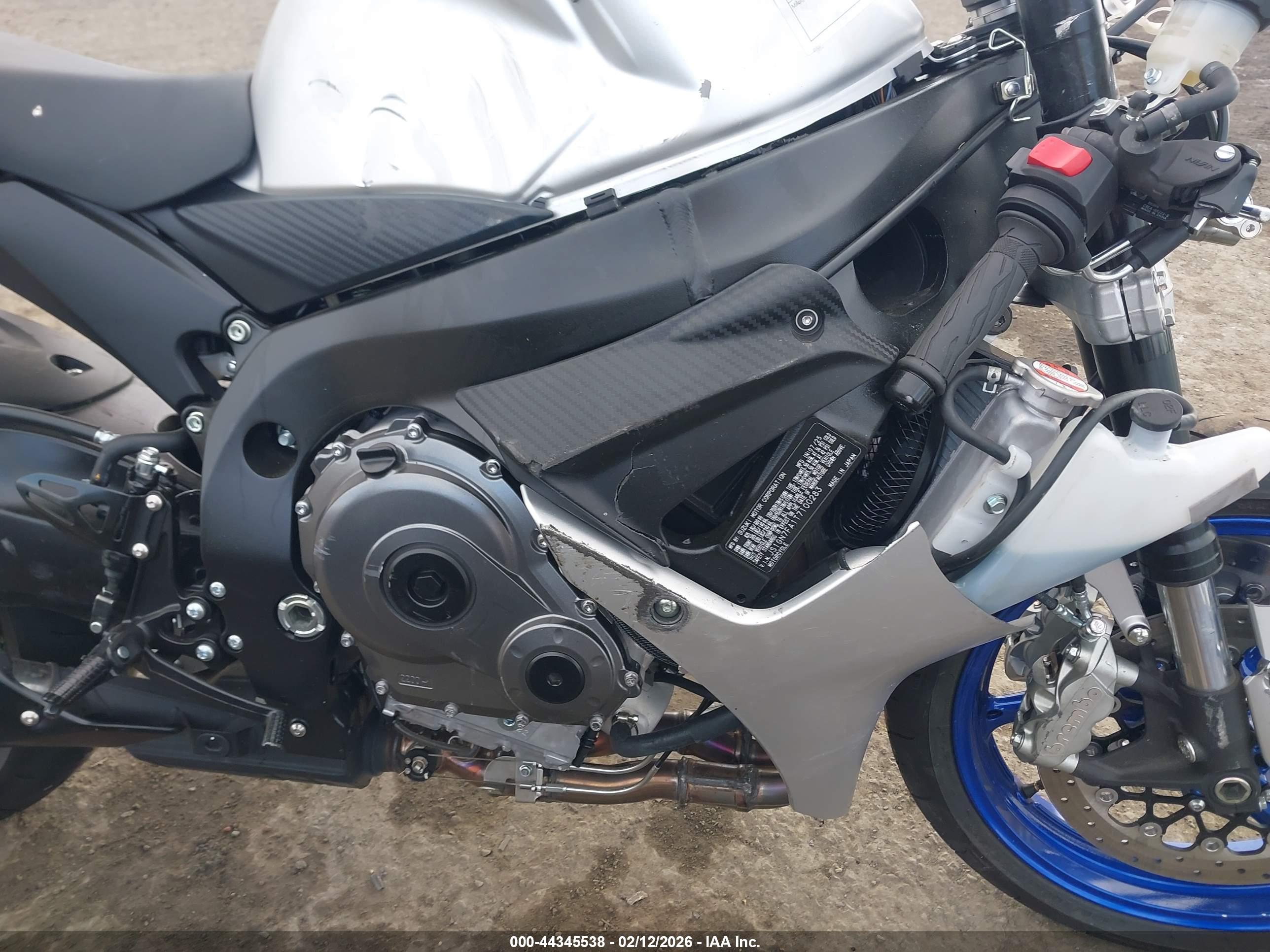 SUZUKI GSX-R600 image 8