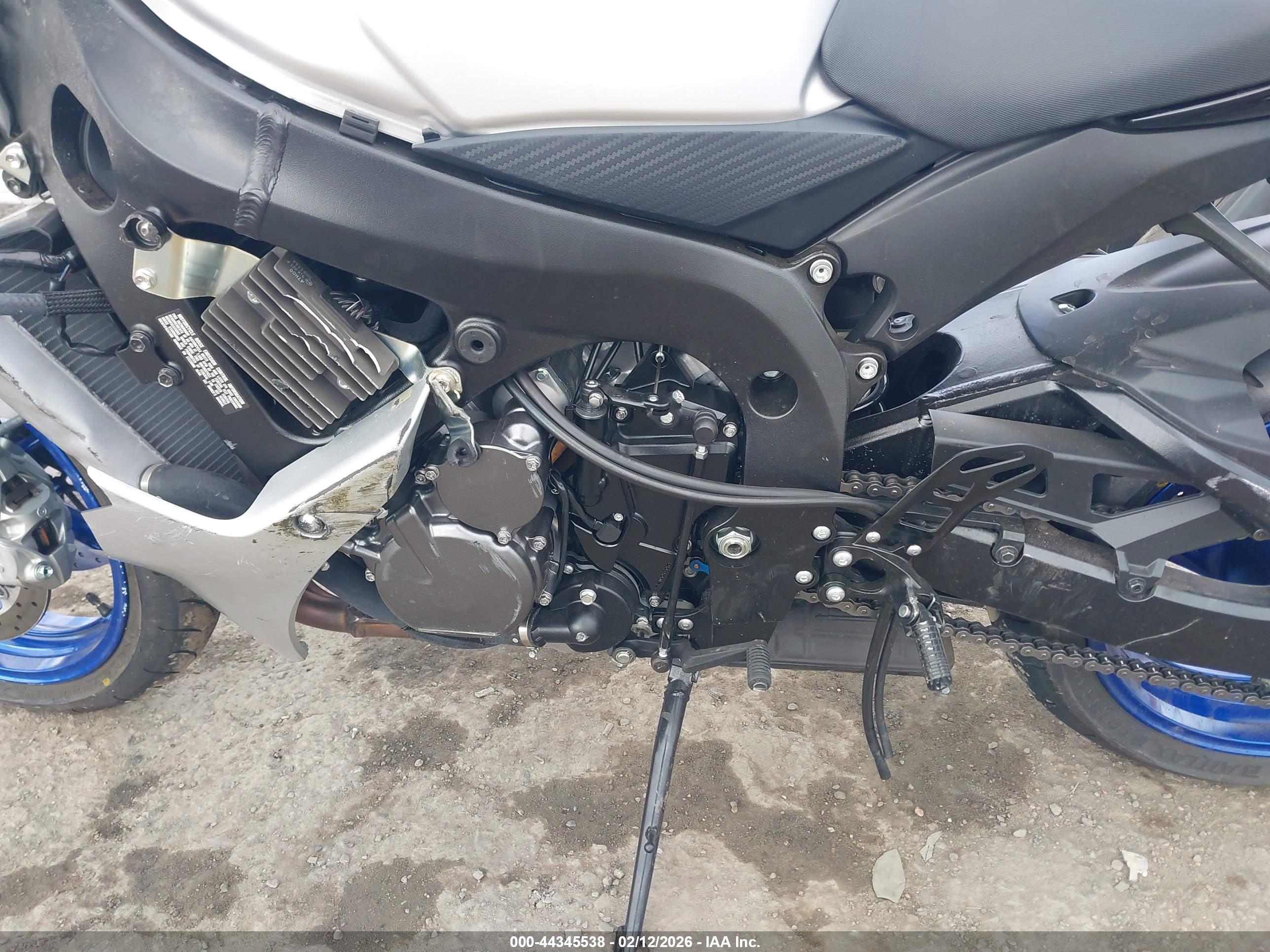 SUZUKI GSX-R600 image 9