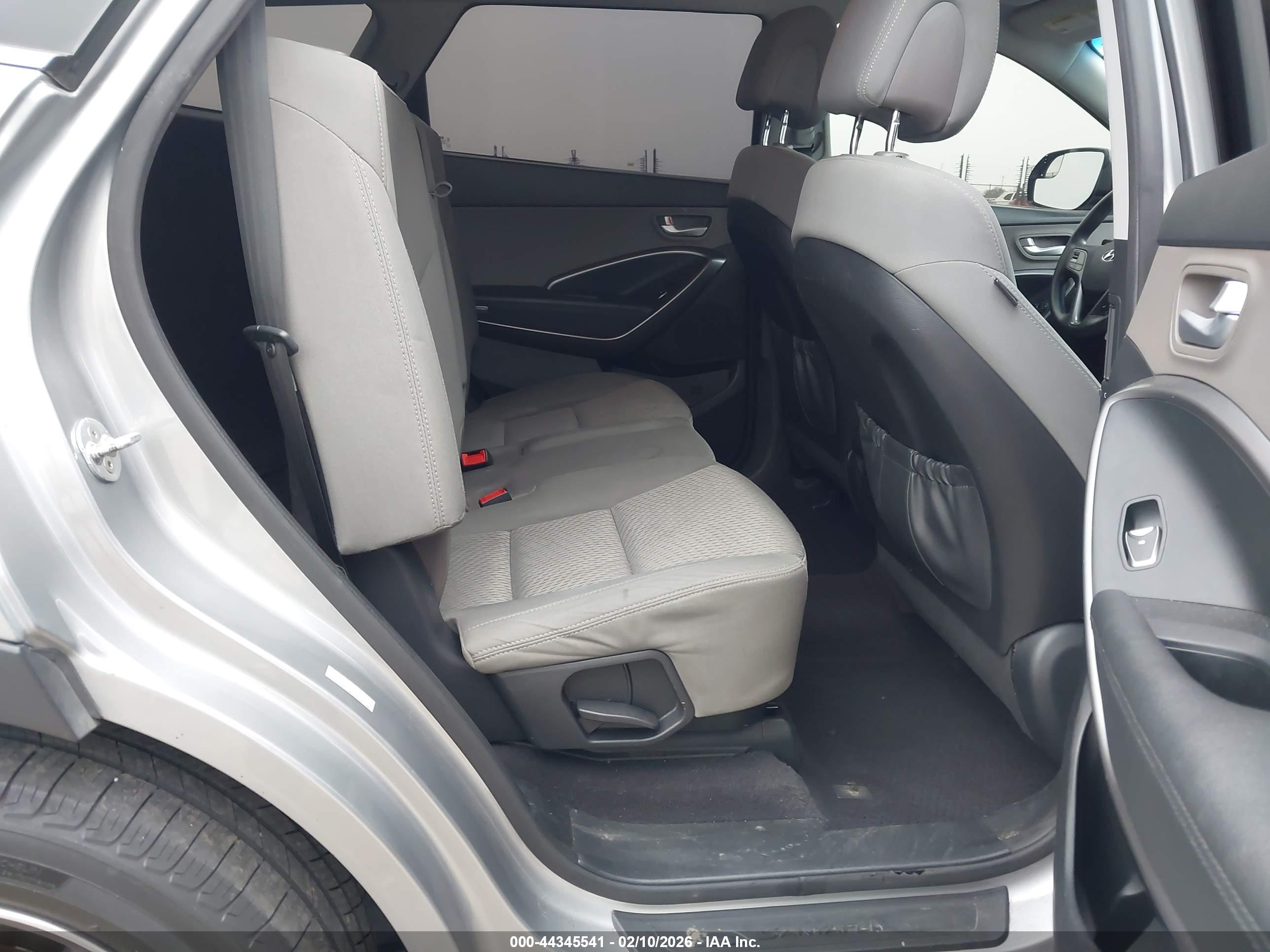 HYUNDAI SANTA image 8