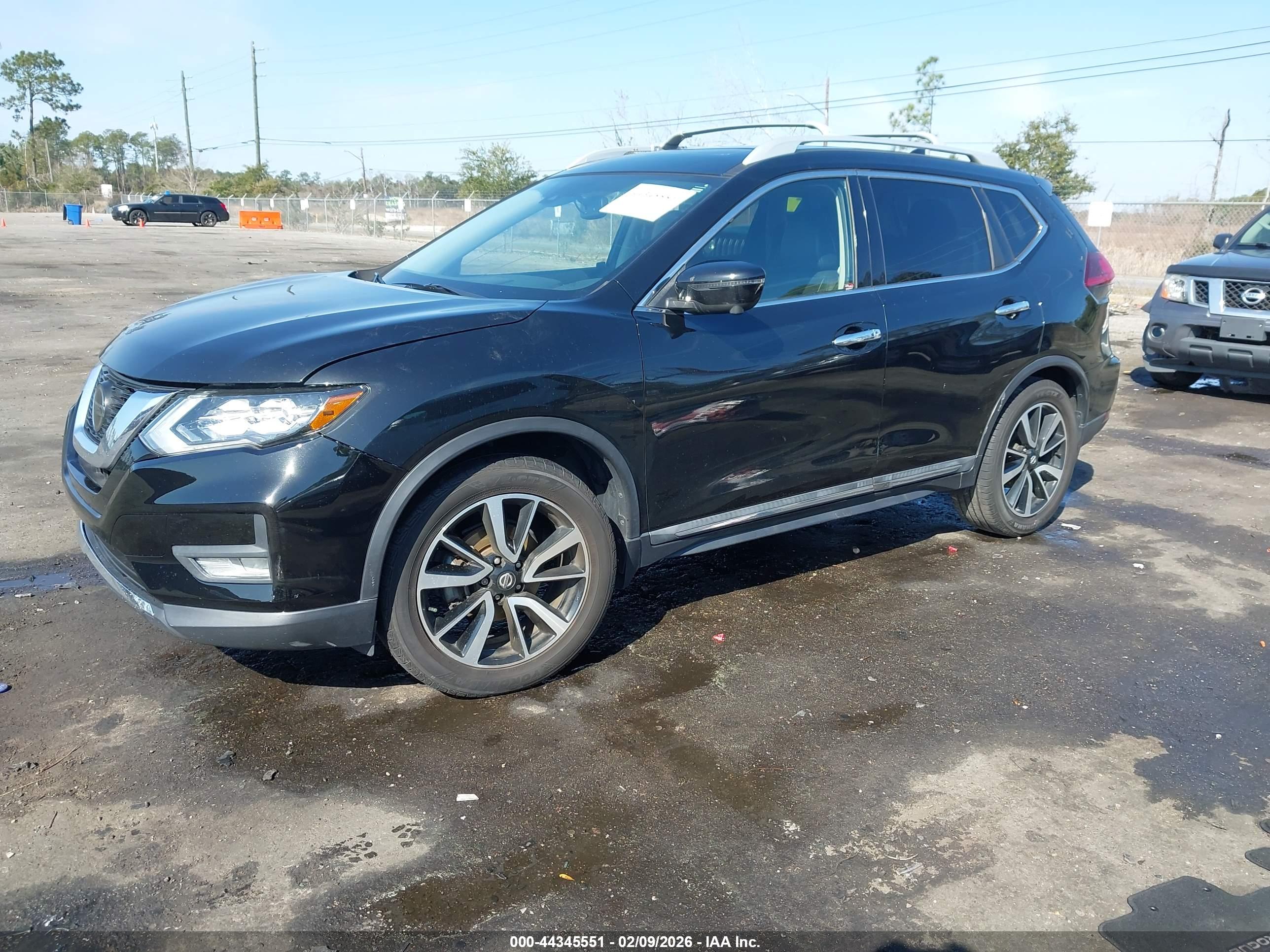NISSAN ROGUE image 2