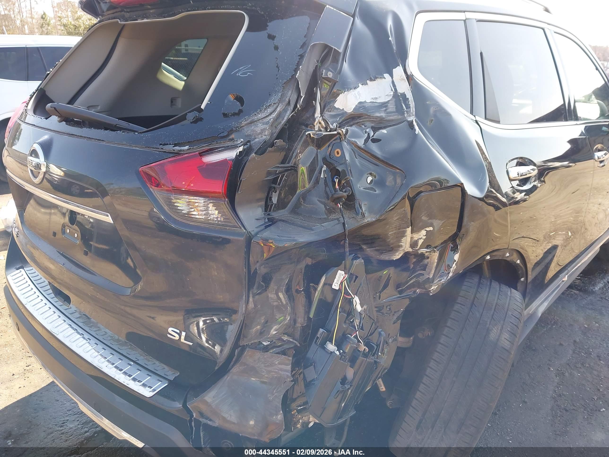 NISSAN ROGUE image 6