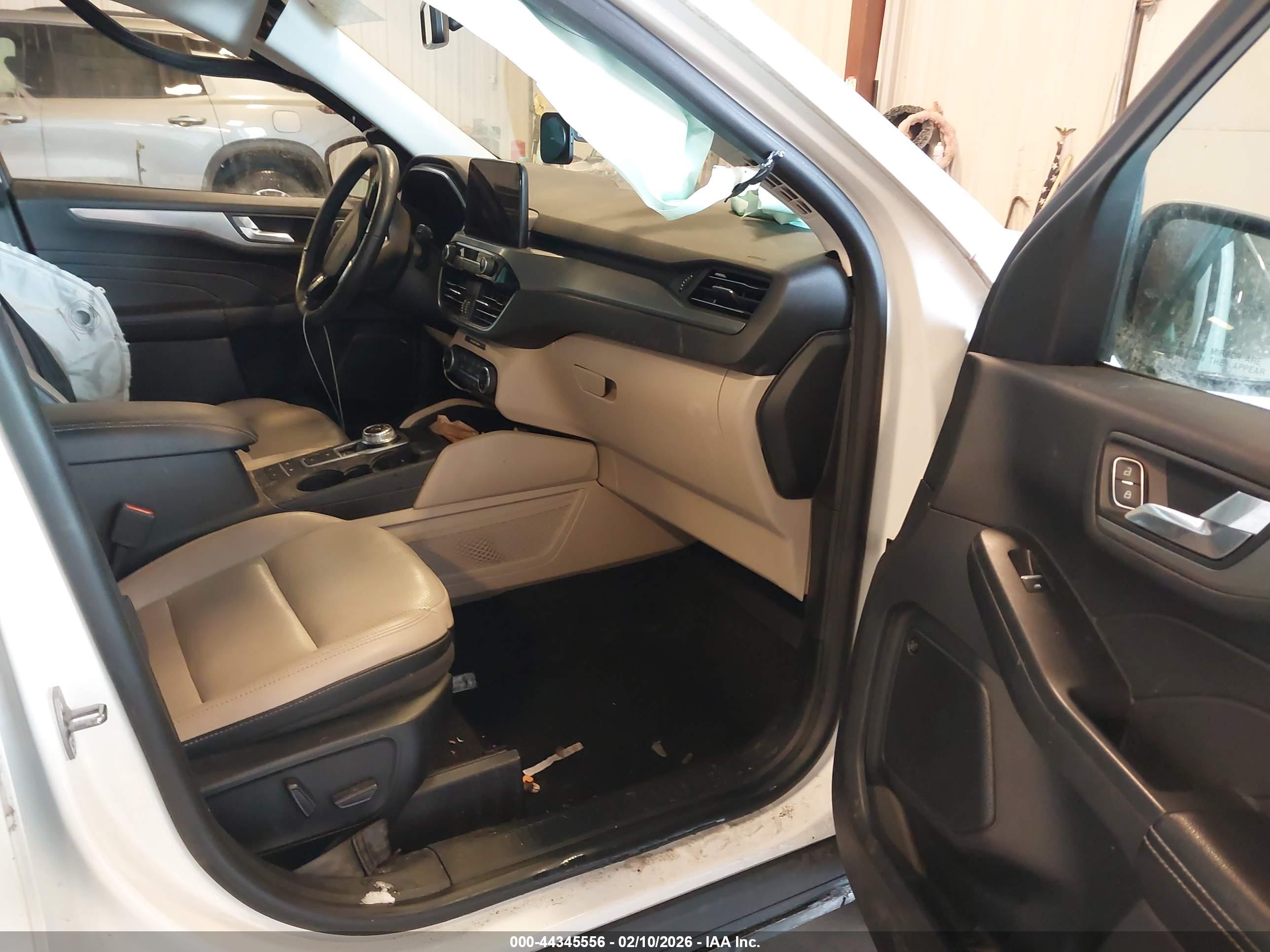 FORD ESCAPE image 5