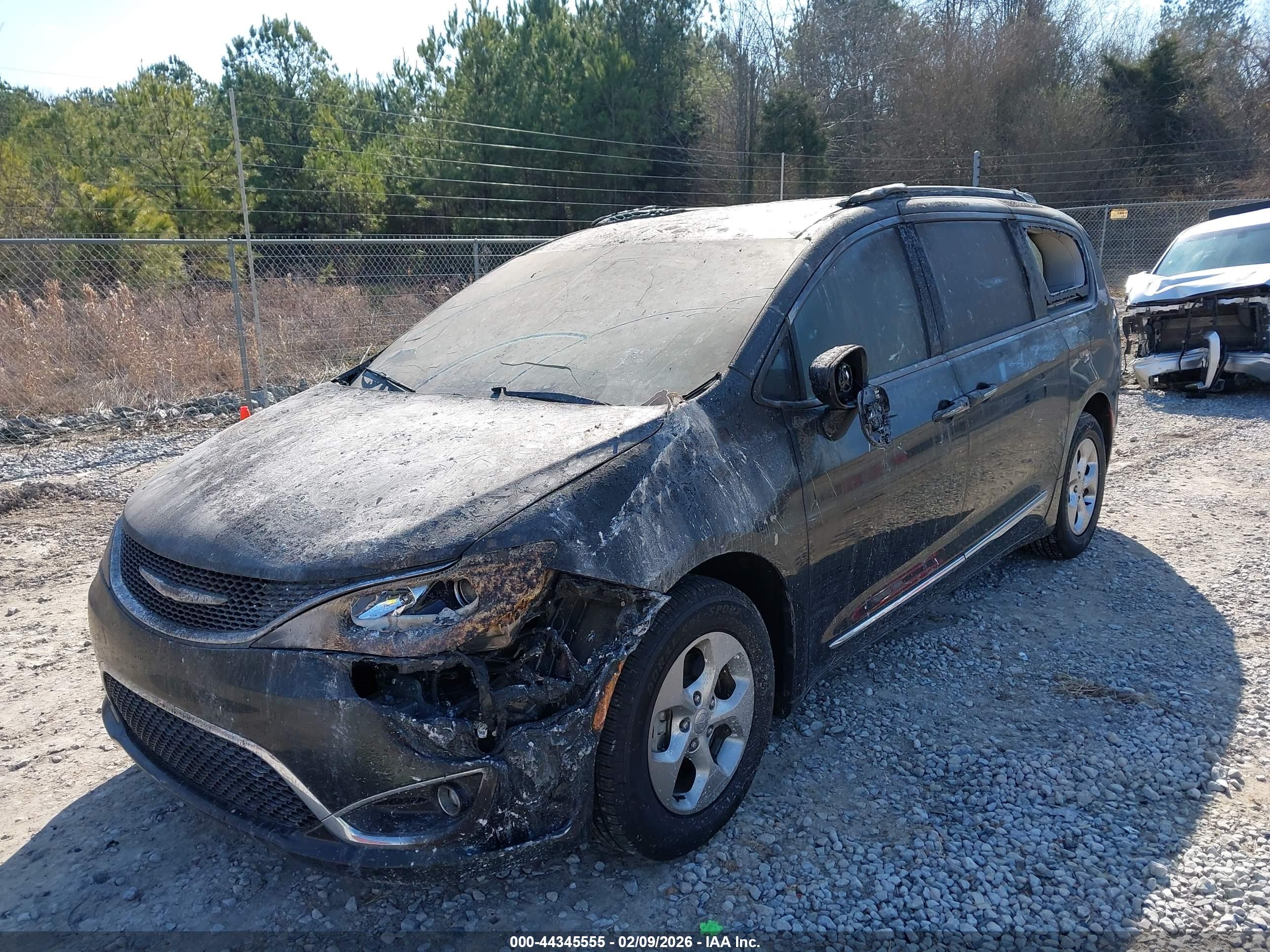 CHRYSLER PACIFICA image 6