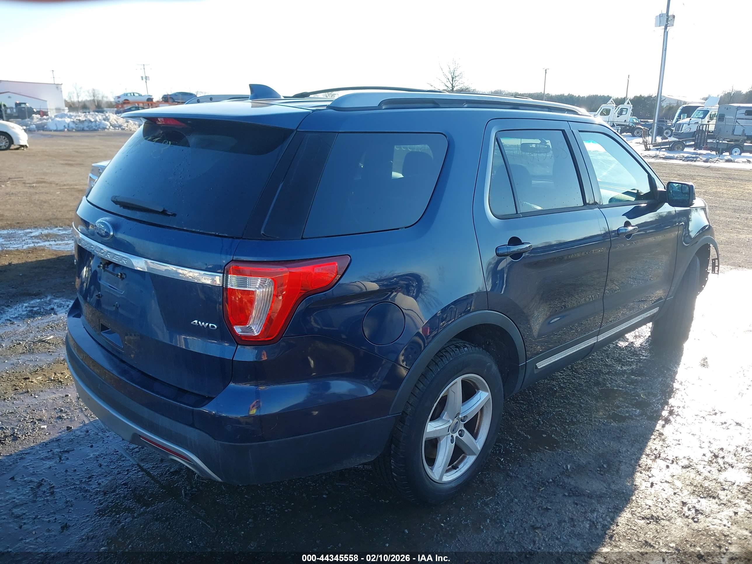 FORD EXPLORER image 4