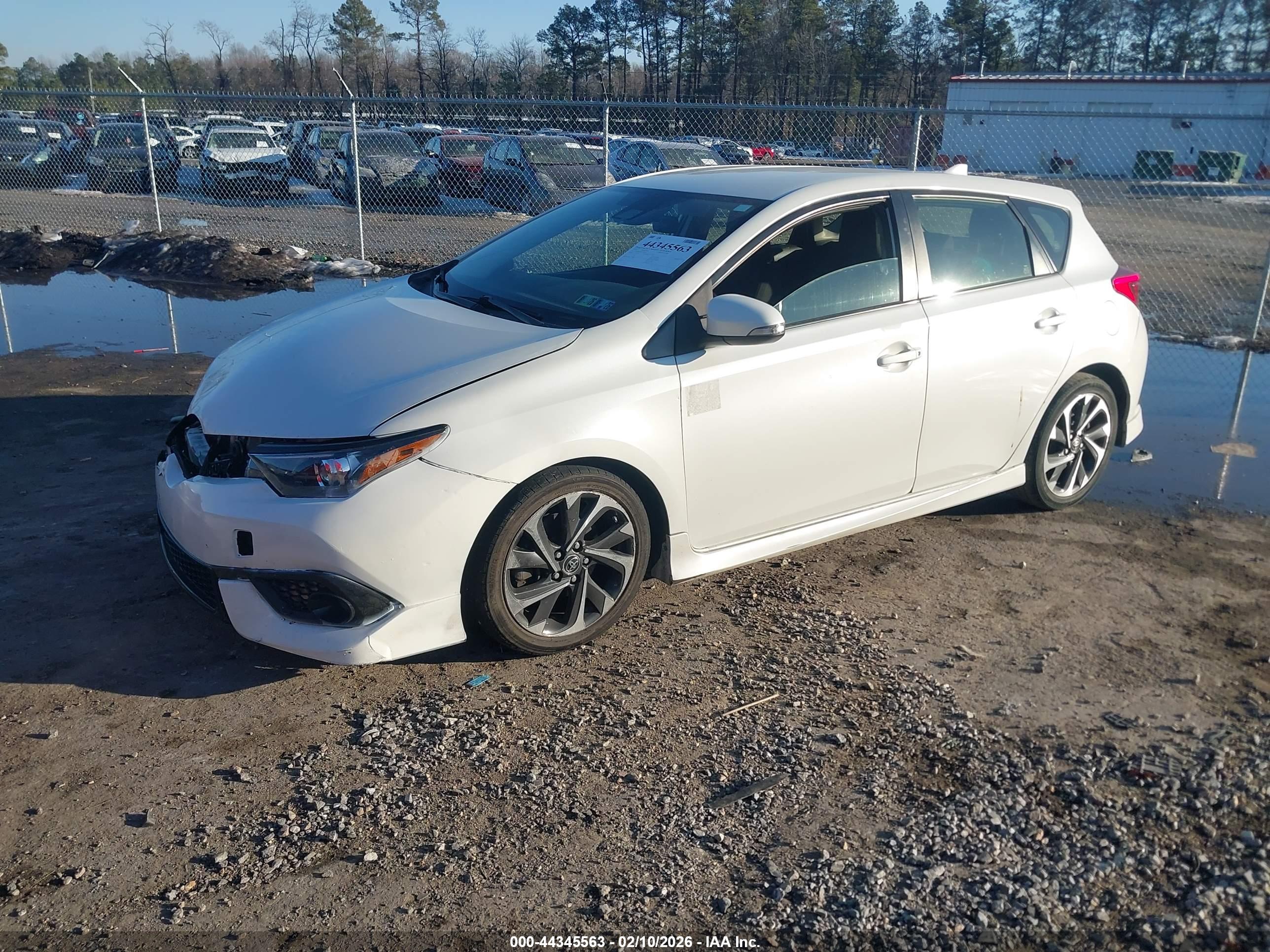 TOYOTA COROLLA image 2