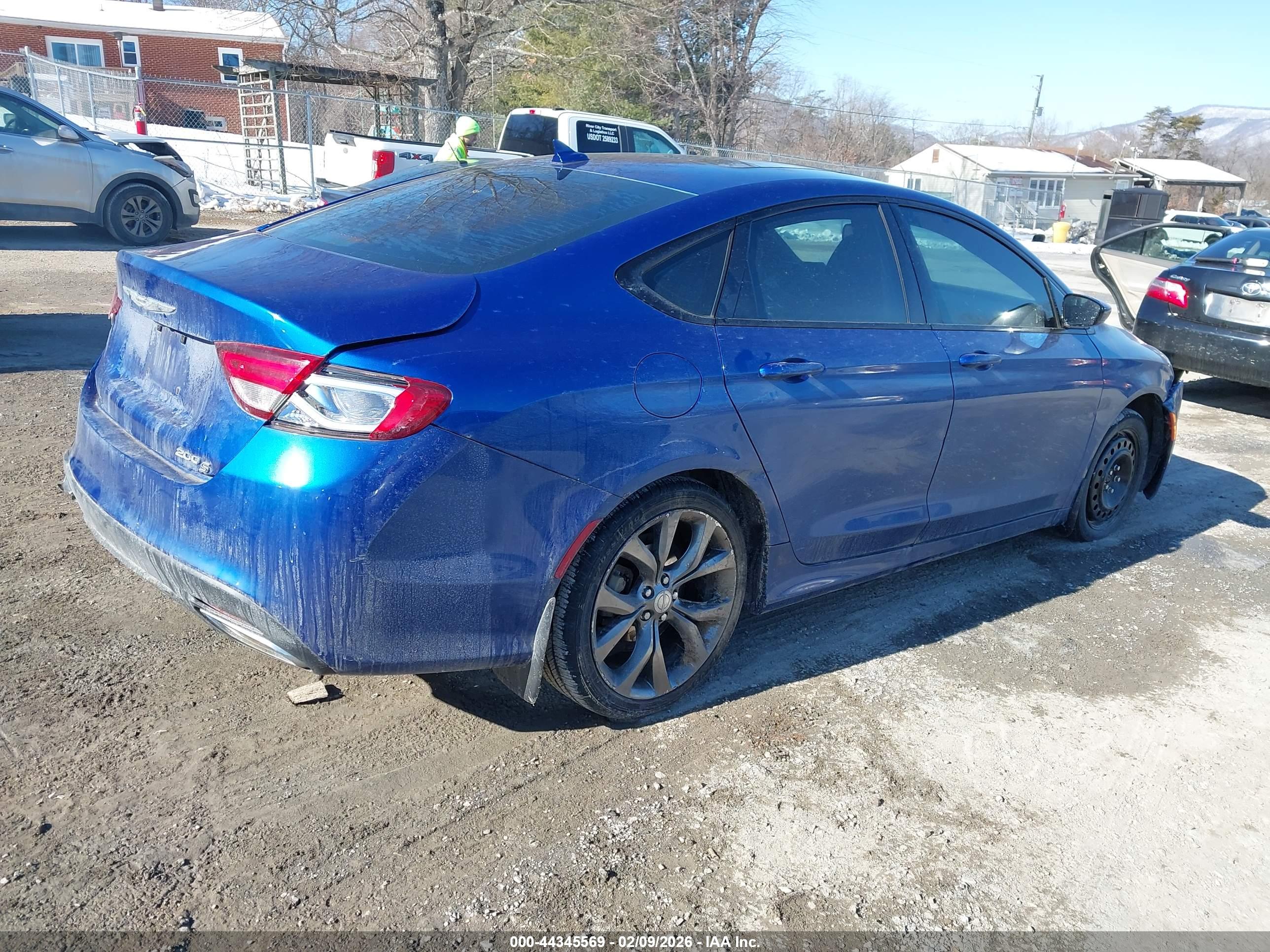 CHRYSLER 200 image 4