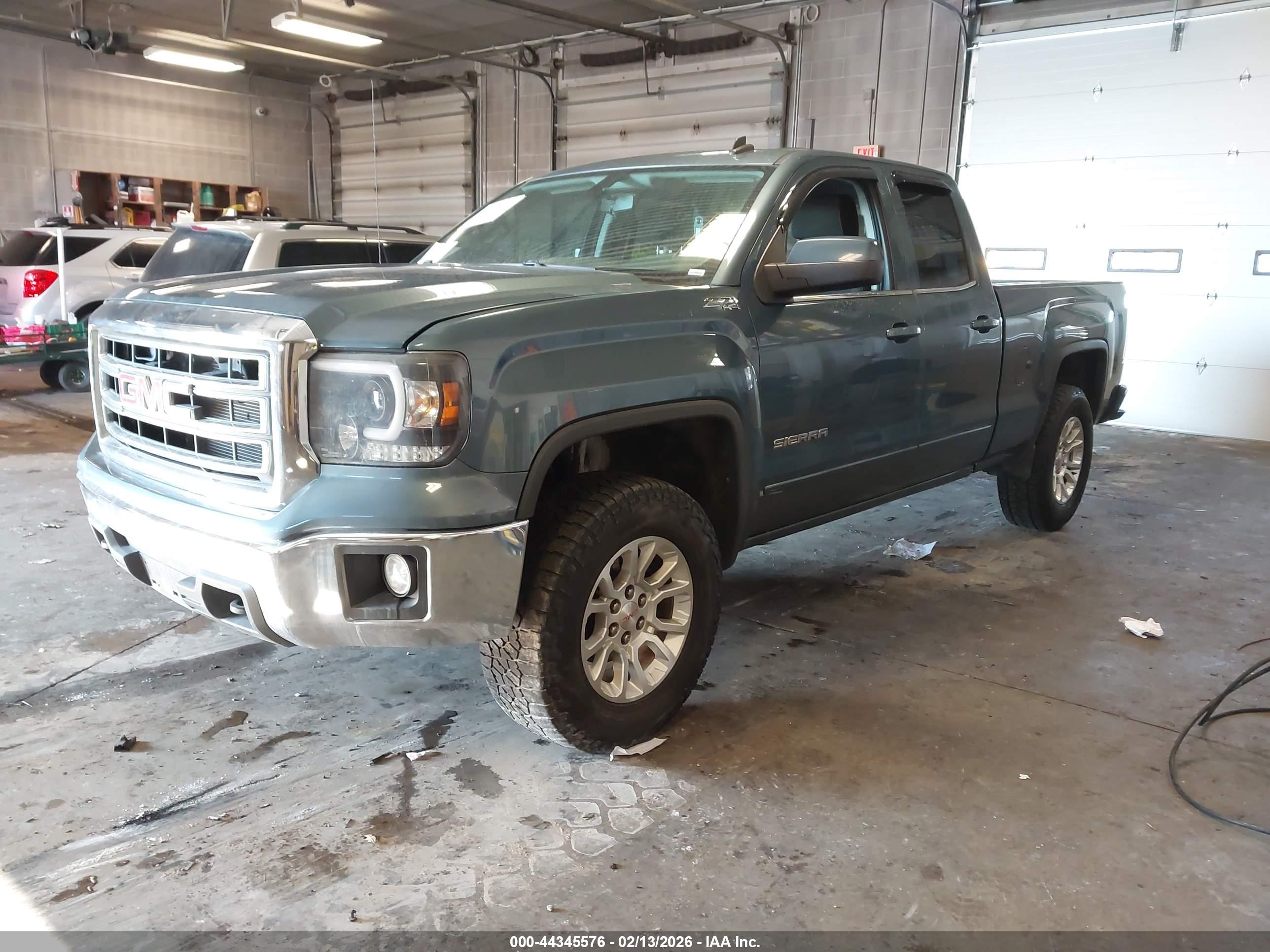 GMC SIERRA image 2
