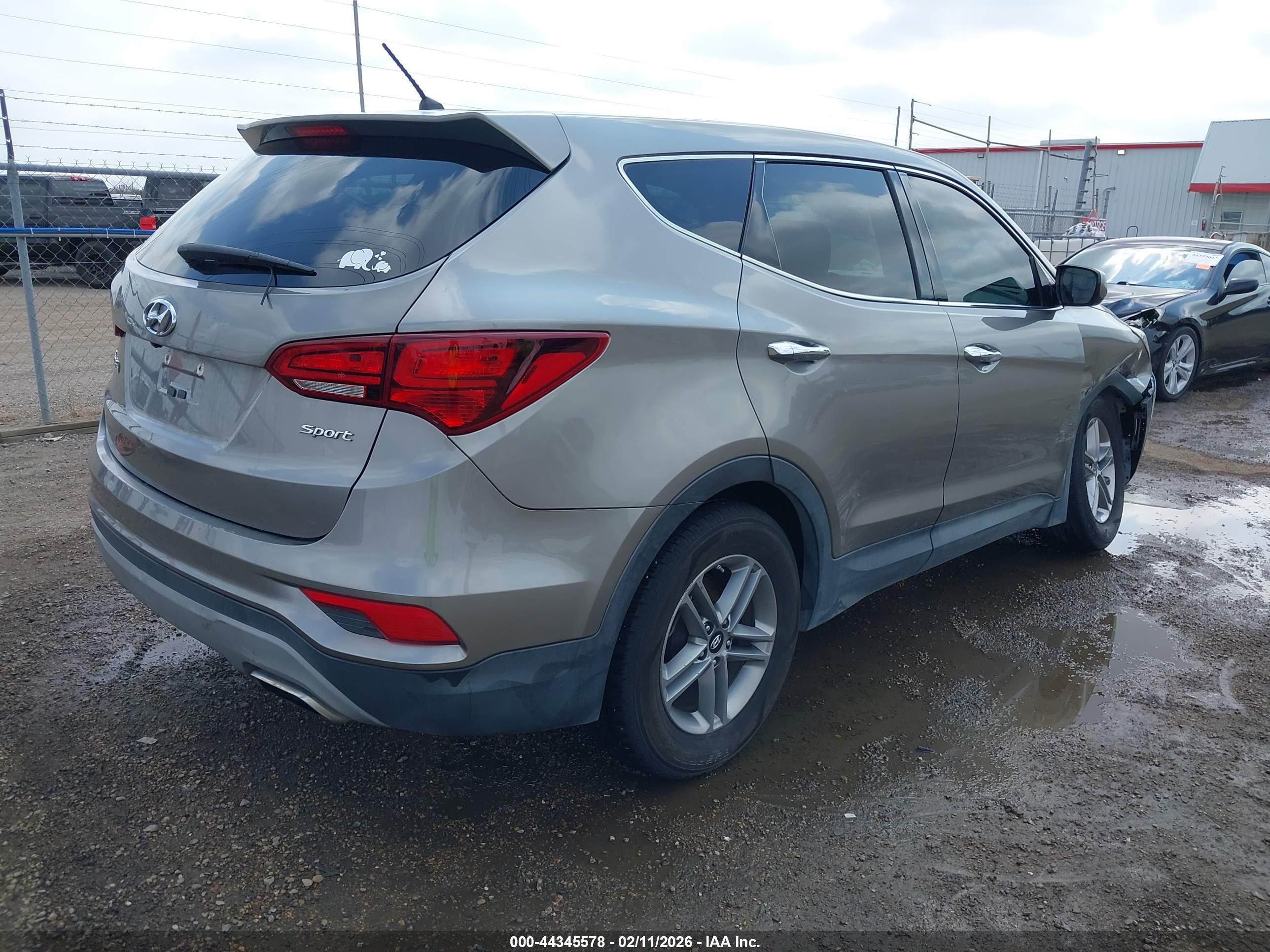 HYUNDAI SANTA image 4