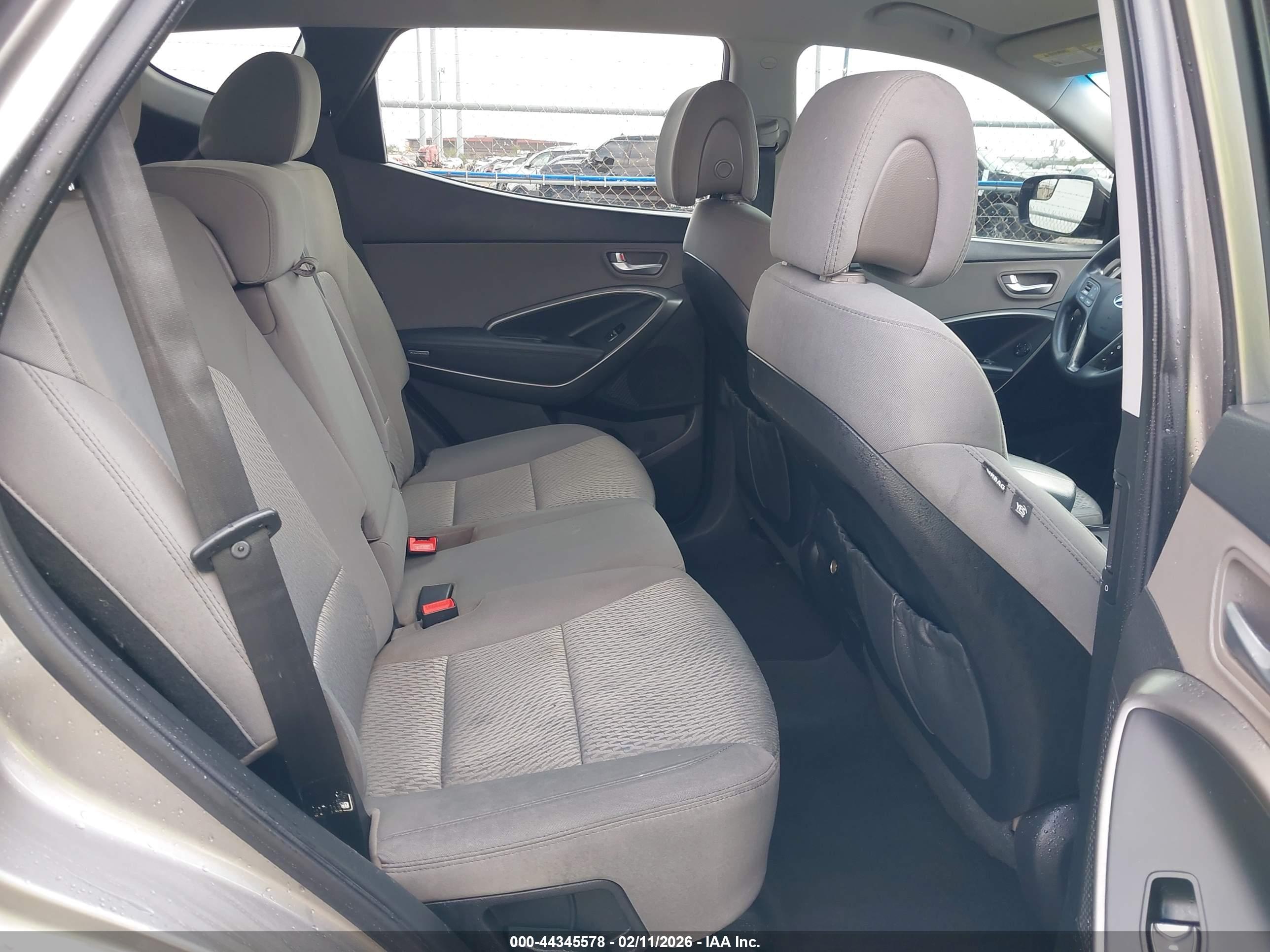 HYUNDAI SANTA image 8