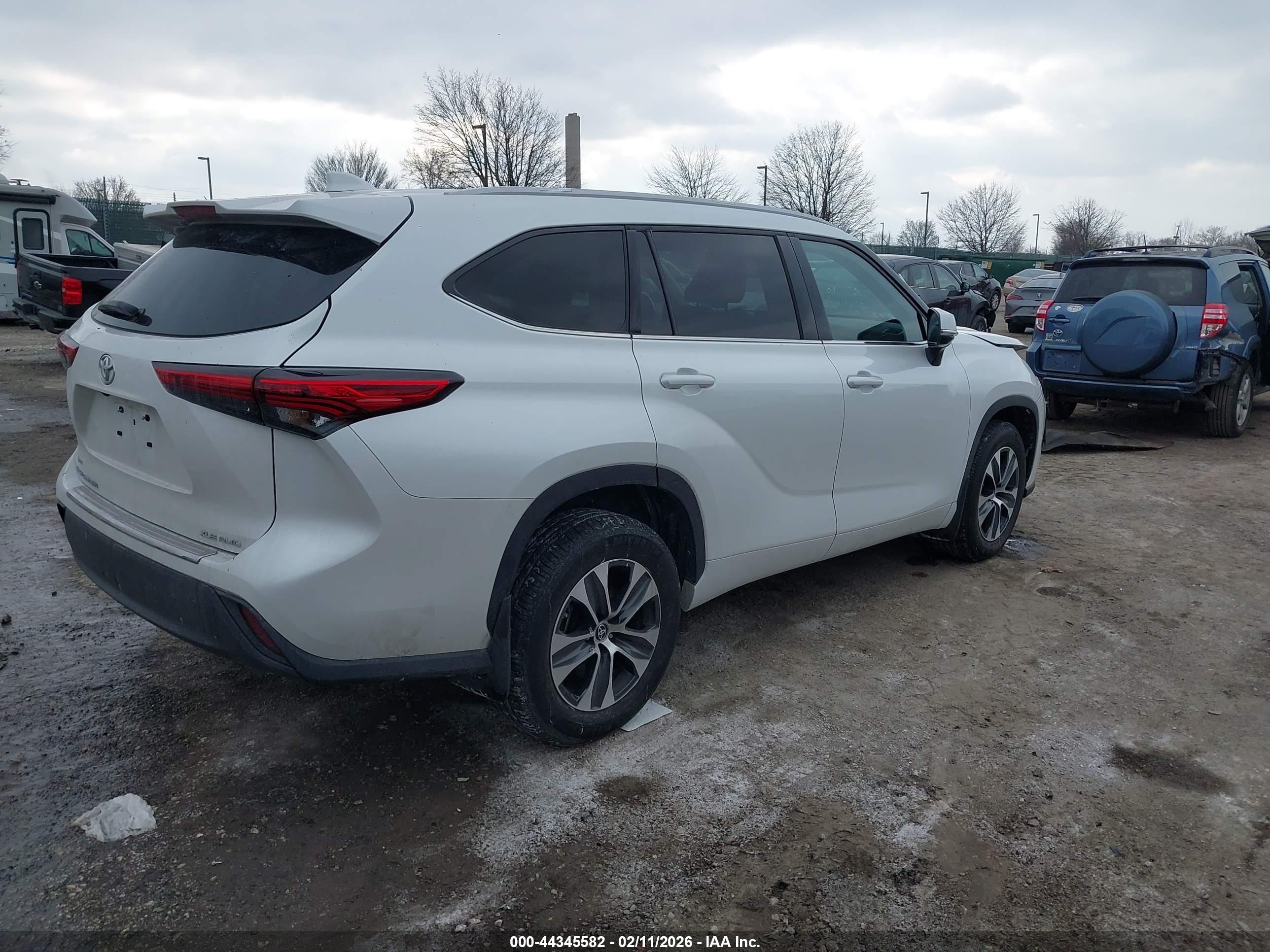 TOYOTA HIGHLANDER image 4