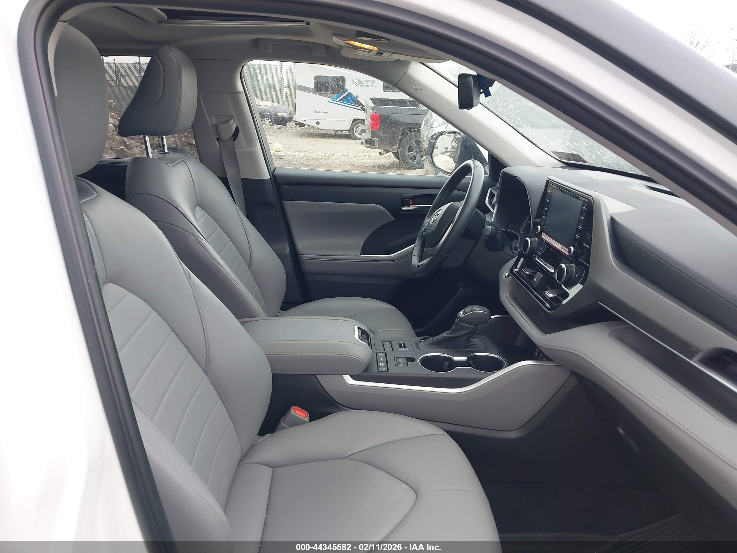 TOYOTA HIGHLANDER image 5